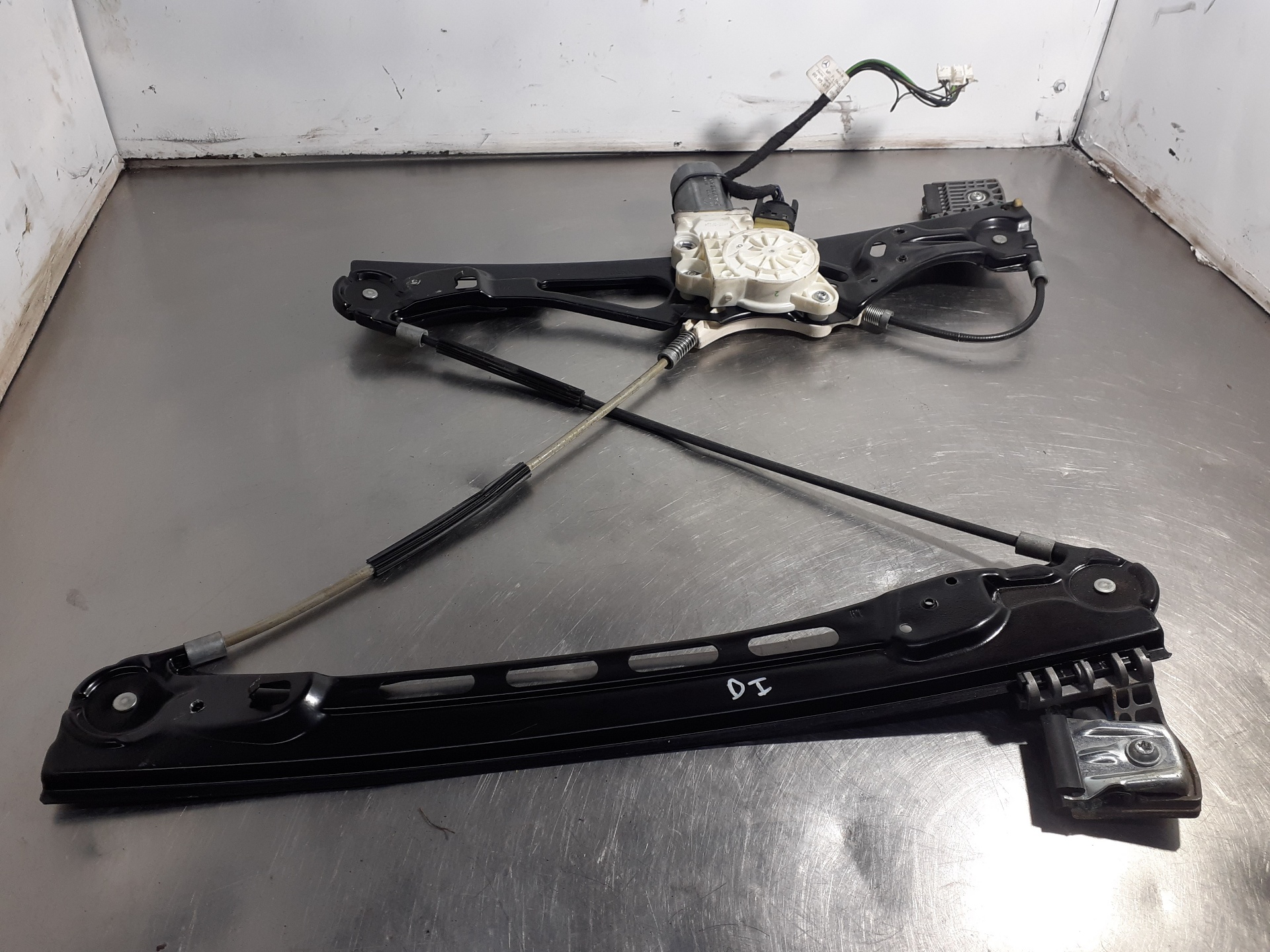 MERCEDES-BENZ E-Class W211/S211 (2002-2009) Front Left Door Window Regulator A2117200146 18976932