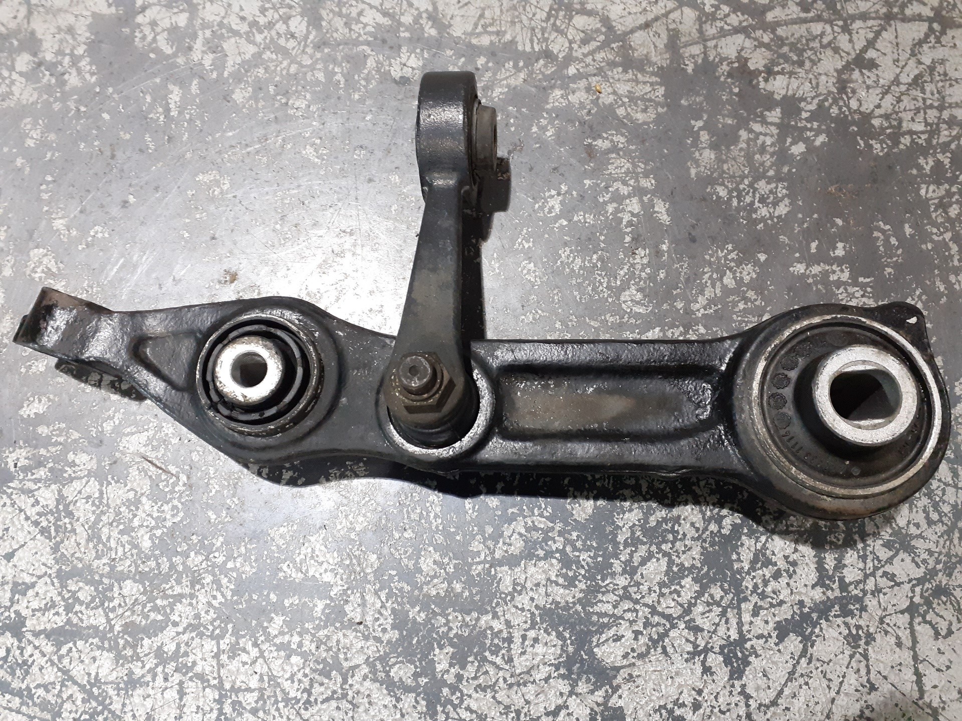 TOYOTA E-Class W211/S211 (2002-2009) Braț de control inferior stânga față 2113331114 19072729