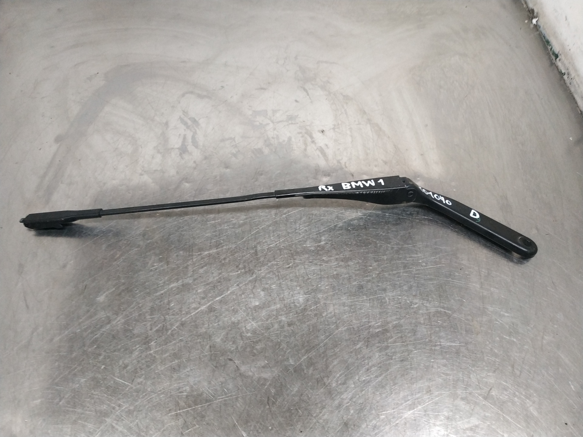 BMW 1 Series E81/E82/E87/E88 (2004-2013) Front Wiper Arms 51617169972 26905768