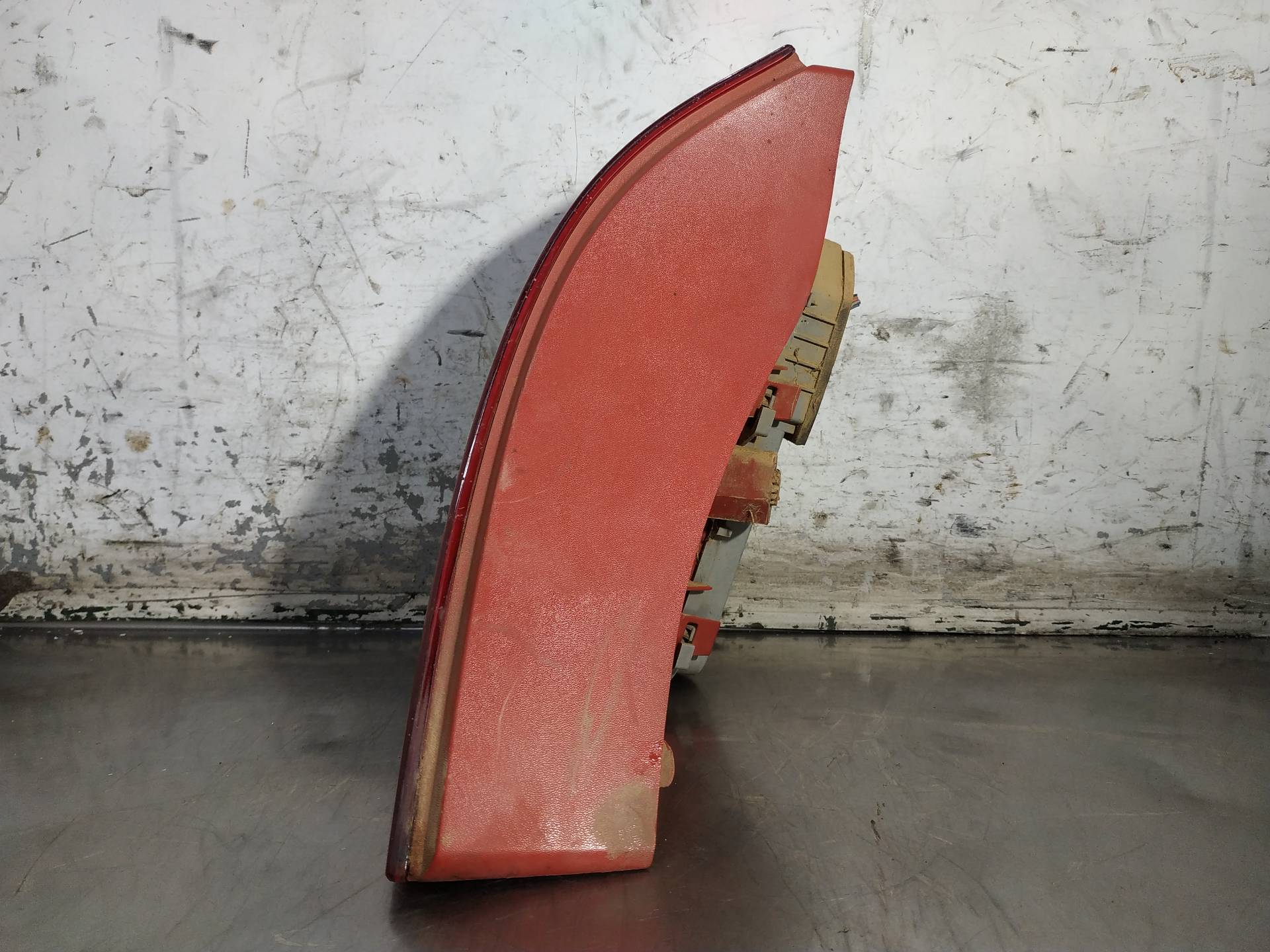 Pisca tras esquerdo 8200071413 de Renault Clio ii (bb_, cb_) 2004-0 - pieza usada