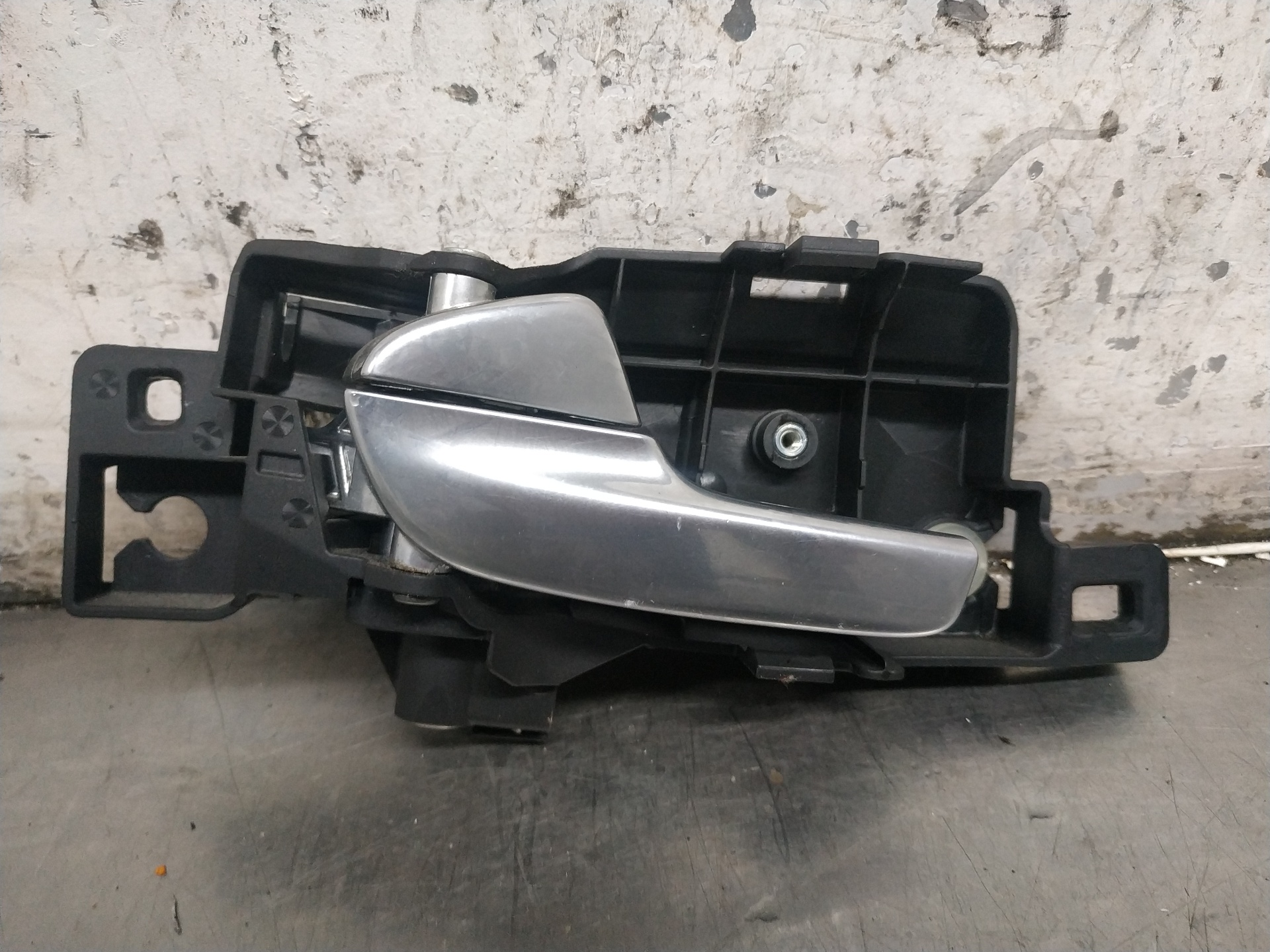 FORD Mondeo 4 generation (2007-2015) Кронштейн ручки передней левой двери 6M21U22601 22704483