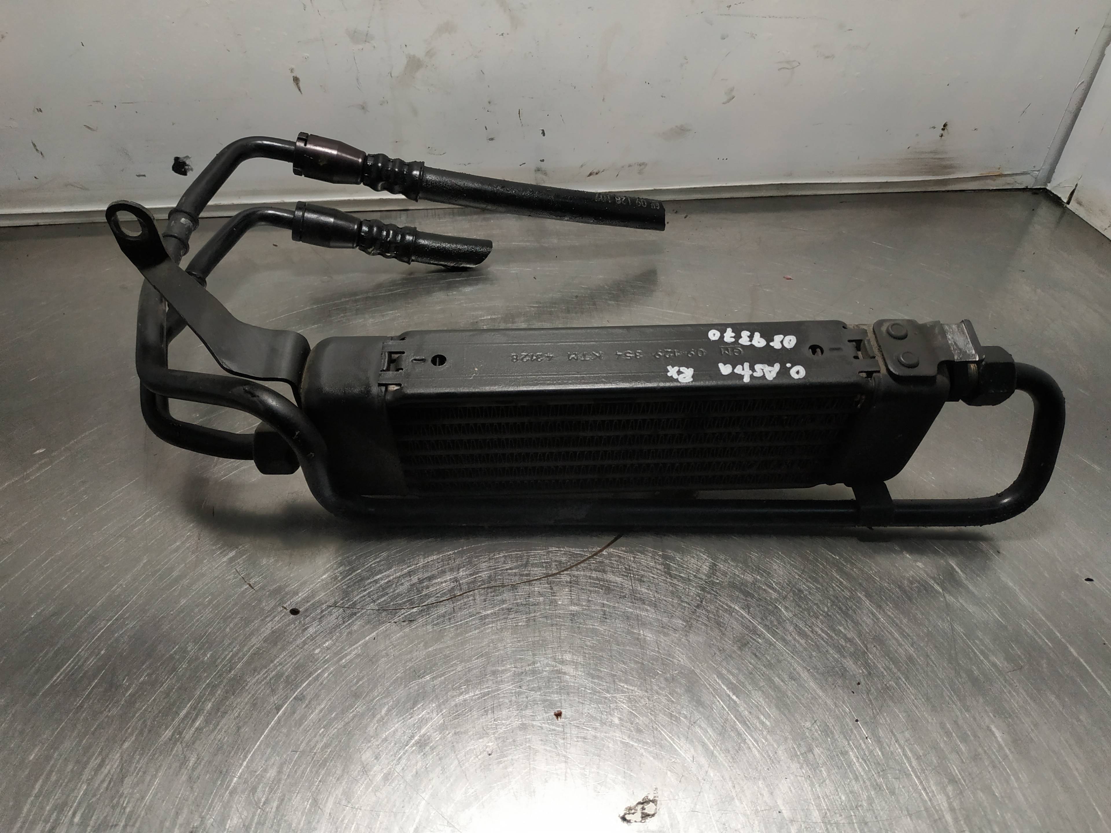 Enfriador de aceite motor X17DTL 09129354 de Opel Astra g hatchback (t98) 1998-0 - pieza usada