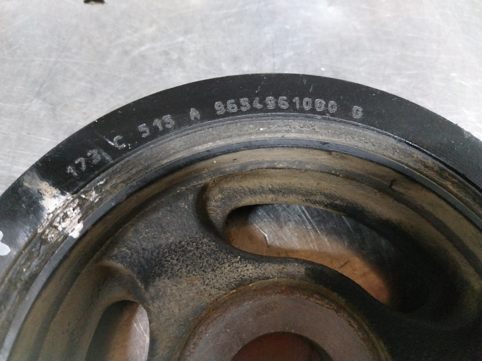 Polea cigueñal 9HX 9654961080 de Peugeot 207/207+ (wa_, wc_) 2006-2015 - pieza usada