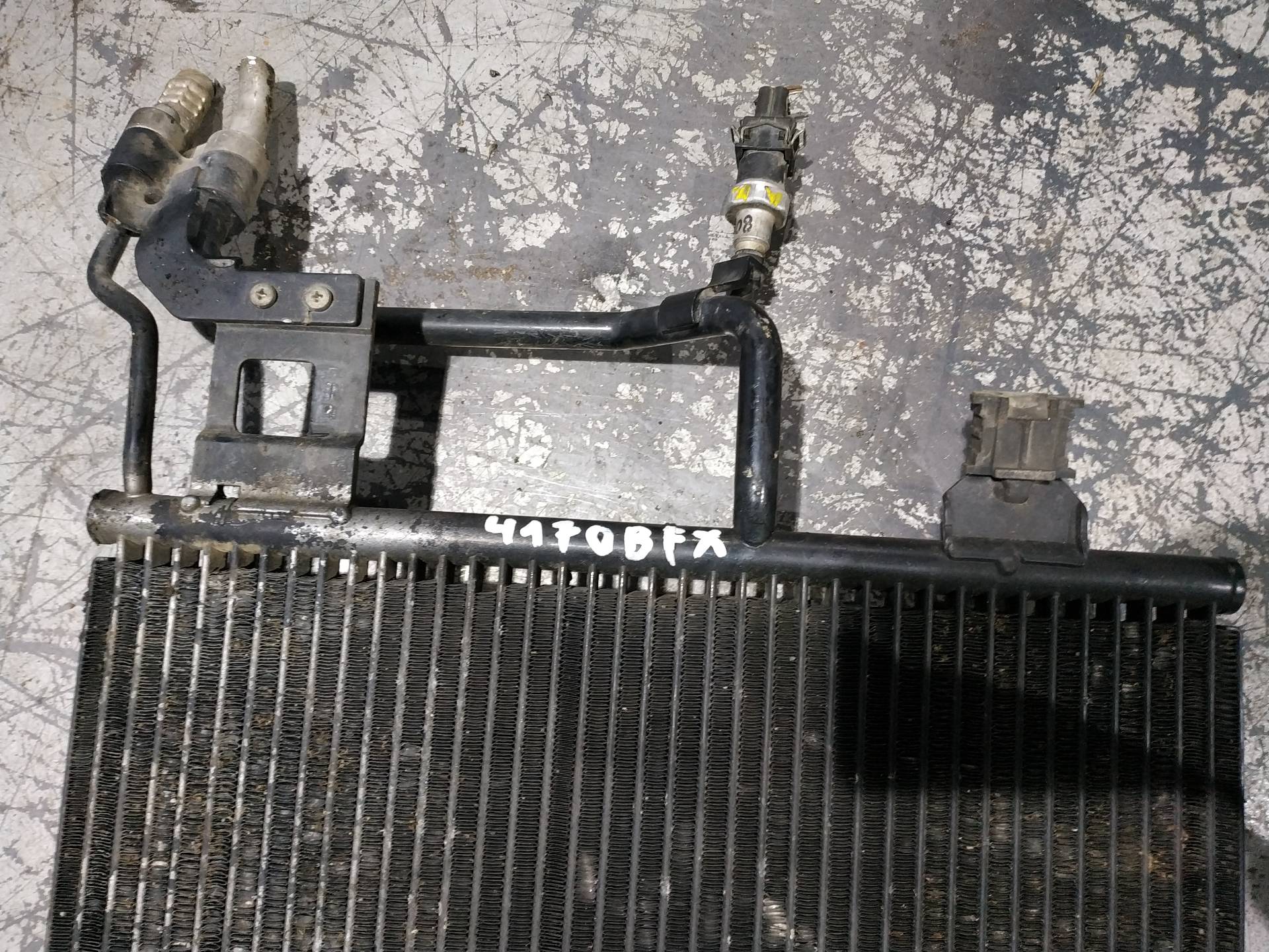 Condensador / radiador aire acondicionado AFB 4825941 de Audi A4 b5 (8d2) 1995-2000 - pieza usada