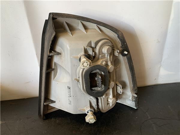 Piloto trasero izquierdo Y 17 DT 90521542 de Opel Astra g berlina 1998-0 - pieza usada