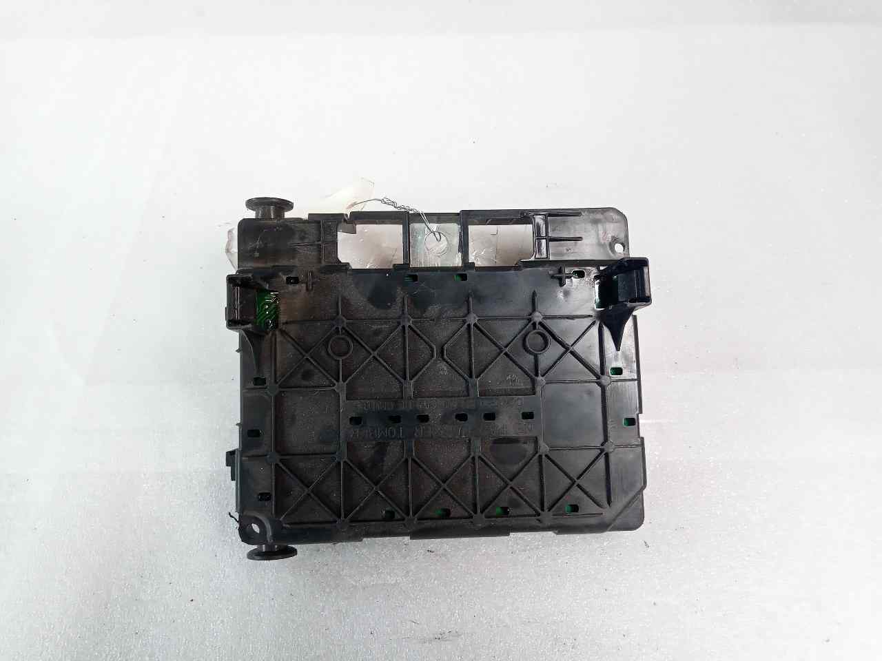 Caja de relés / fusibles 964349888000 de Citroen C5 ii (rc_) 2004-2004 109 CV - pieza usada