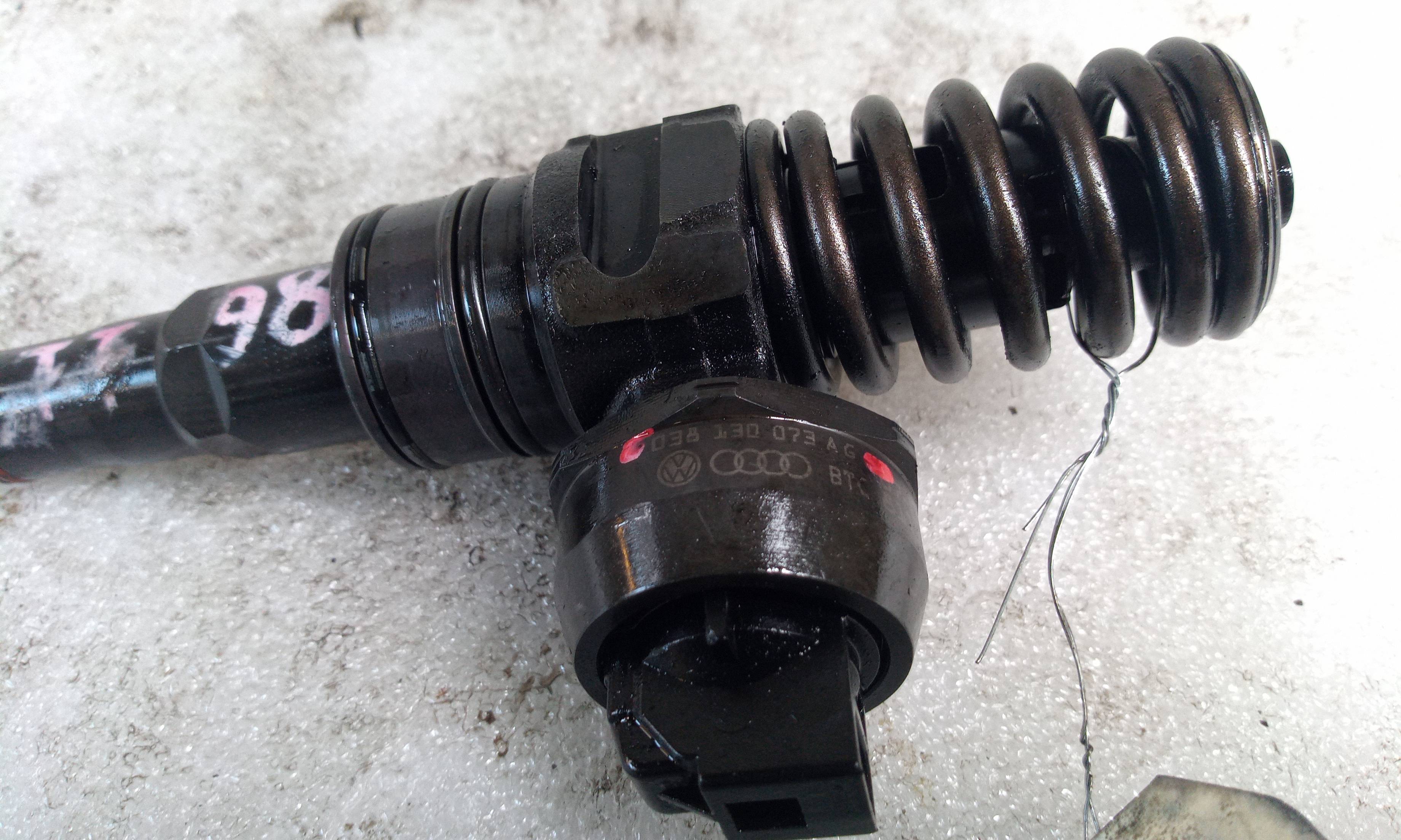 Injecteur 038130073AG de Seat Leon (1p1) 2005-2010 - pieza usada