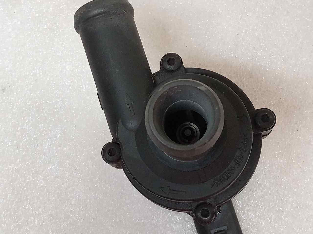 VOLKSWAGEN Polo 3 generation (1994-2002) Pompe à eau 1K0965561F 25240081