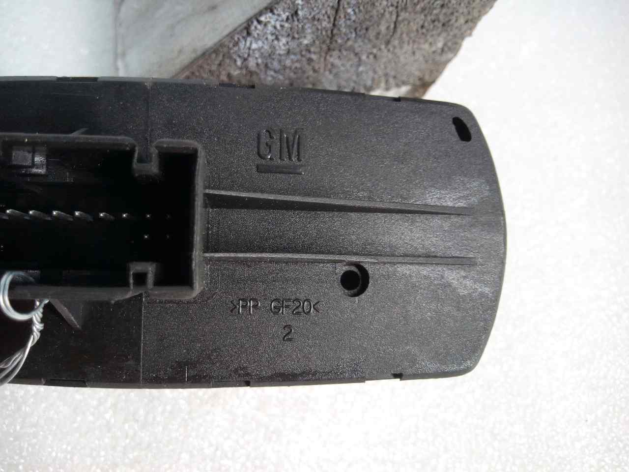 OPEL Corsa D (2006-2020) Кнопка стеклоподъемника передней левой двери 315625731 21628038