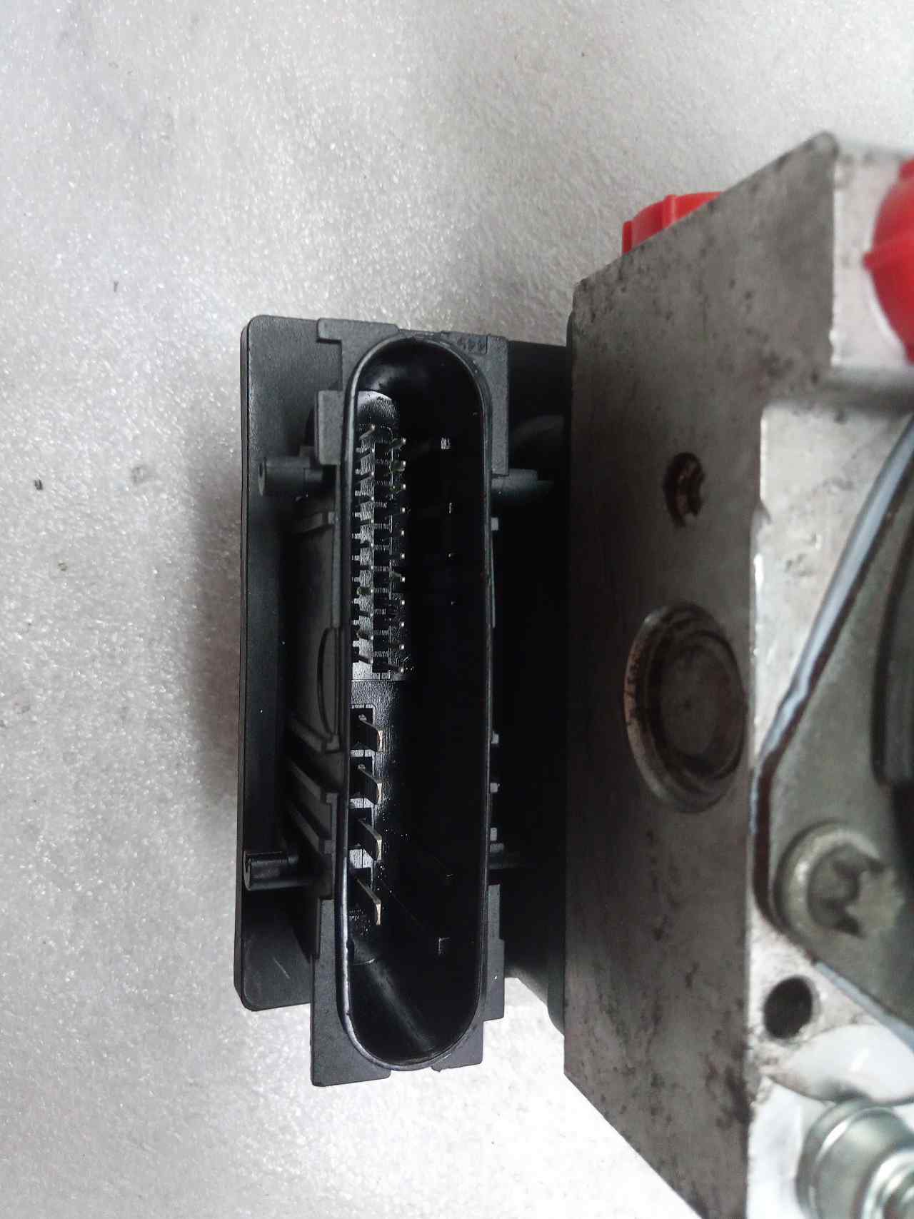 Abs 4A90 0265231502 de Mitsubishi Colt berlina 5 (z30a) 2010-0 95 CV - pieza usada