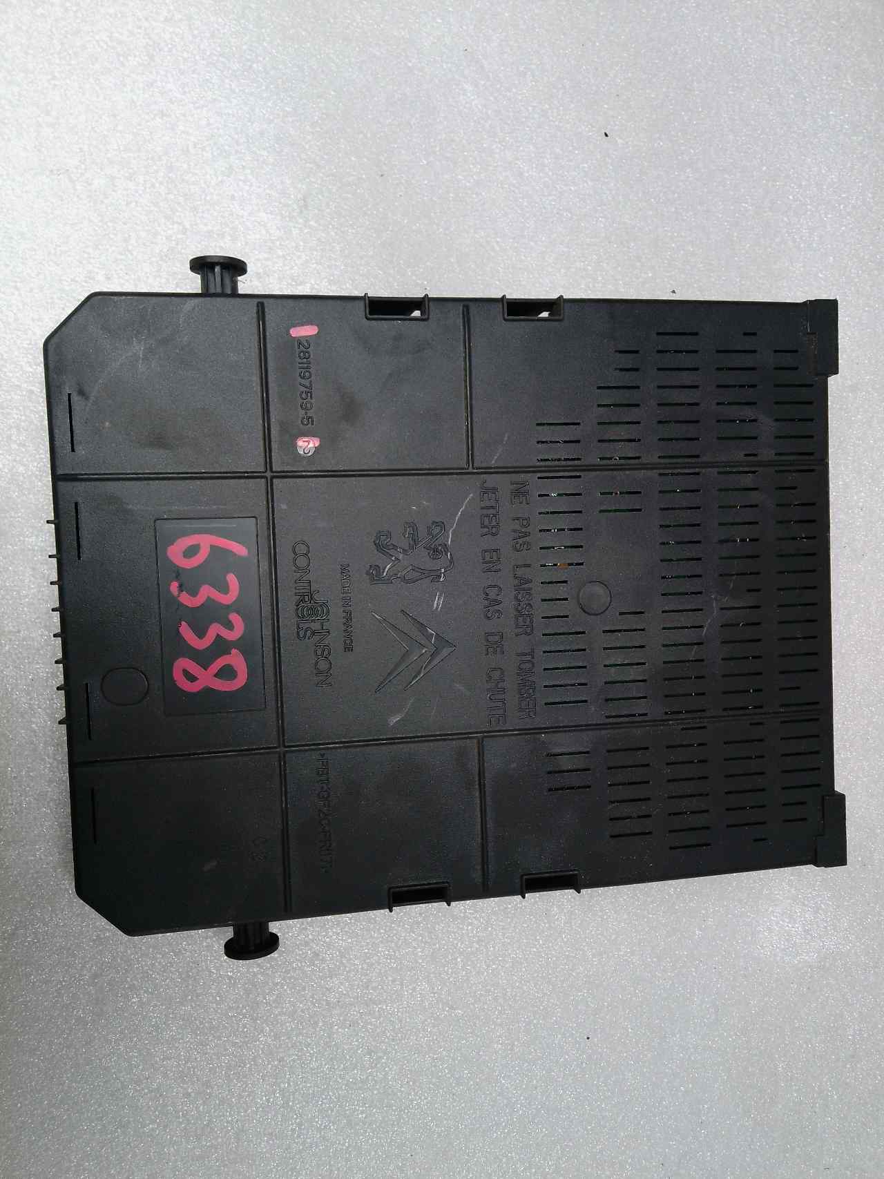 PEUGEOT 308 T7 (2007-2015) Fuse Box 281197595 23801377