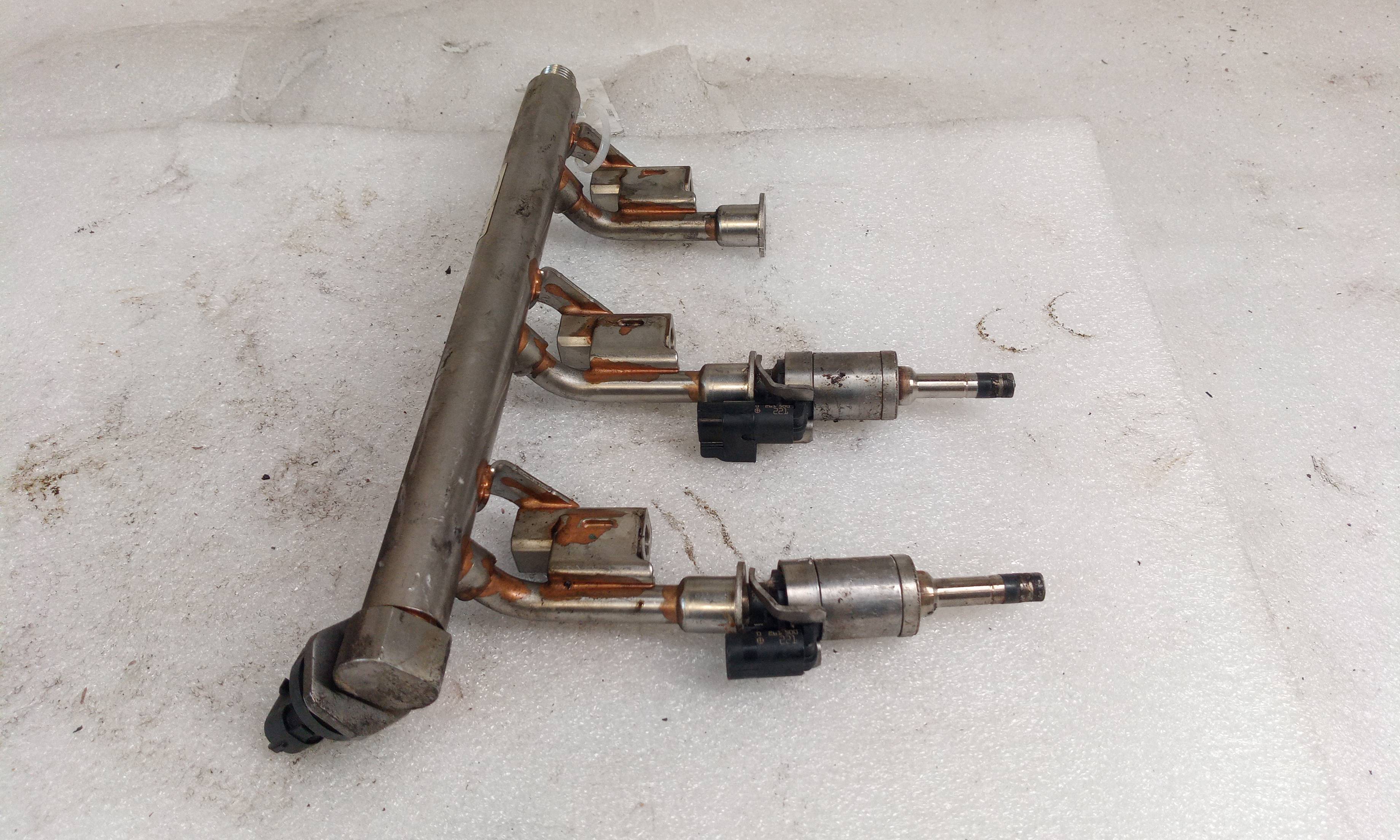 Rampa inyectora 0261555137 de Ford Fiesta vi (cb1, ccn) 2008-2017 - pieza usada