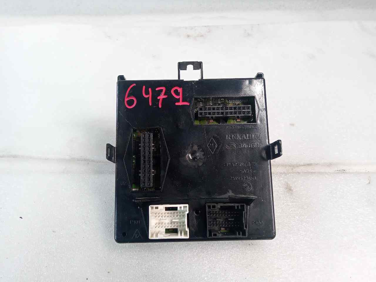 Módulo electronico V4Y701 8200283817 de Renault Vel satis (bj0_) 2002-0 241 CV con 170000 km - pieza usada