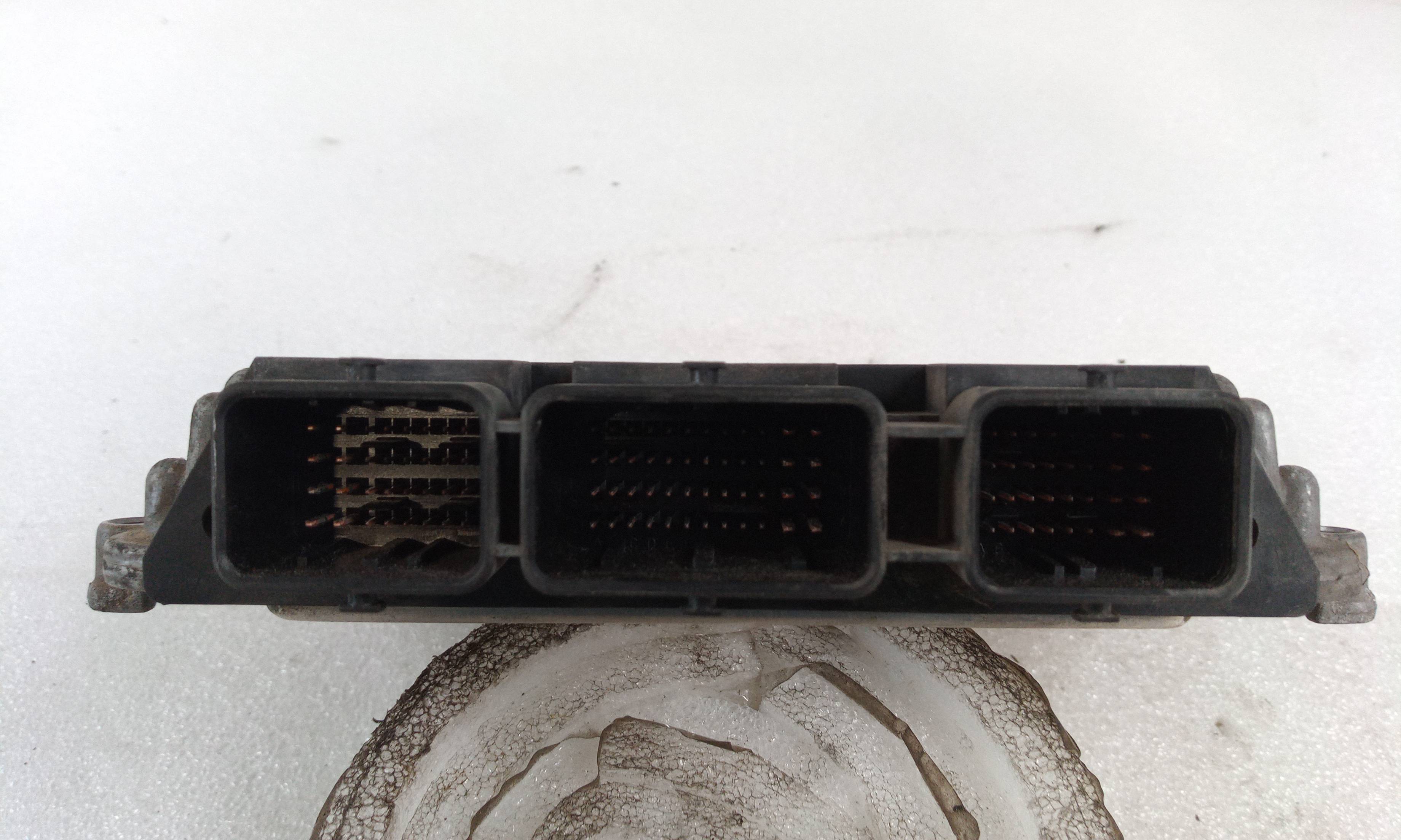Switchboard engine uce 1NDTV 0281011089 de Toyota Auris (_e15_) 2007-2012 - pieza usada