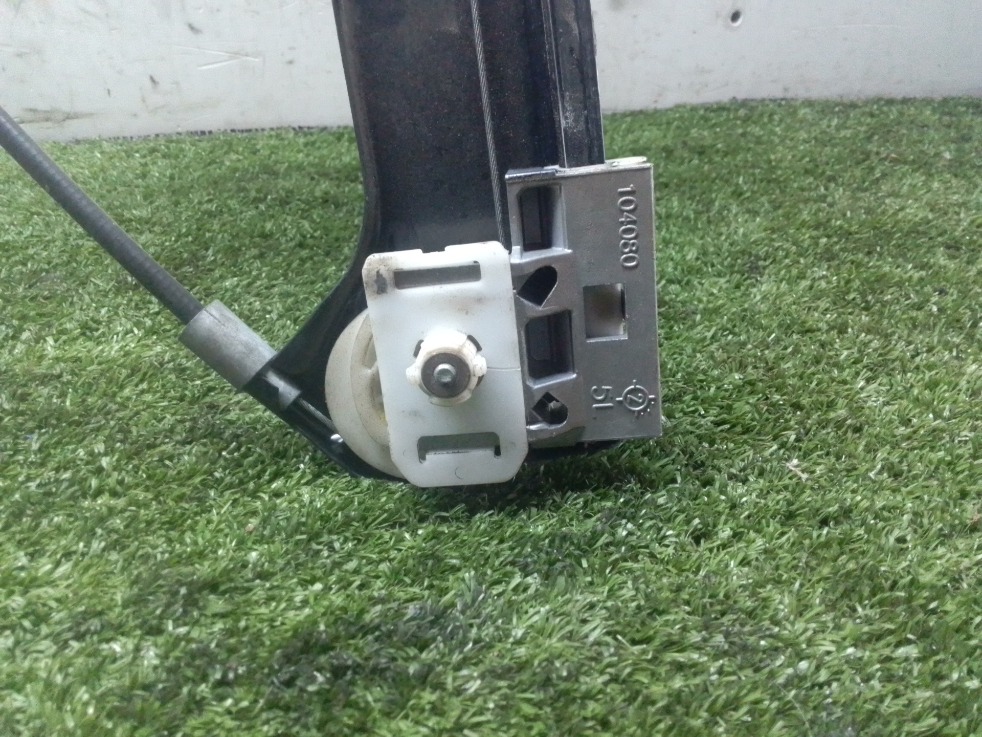 Elevalunas delantero izquierdo A2308200942 de Mercedes-benz Vaneo (414) 2002-2005 91 CV - pieza usada