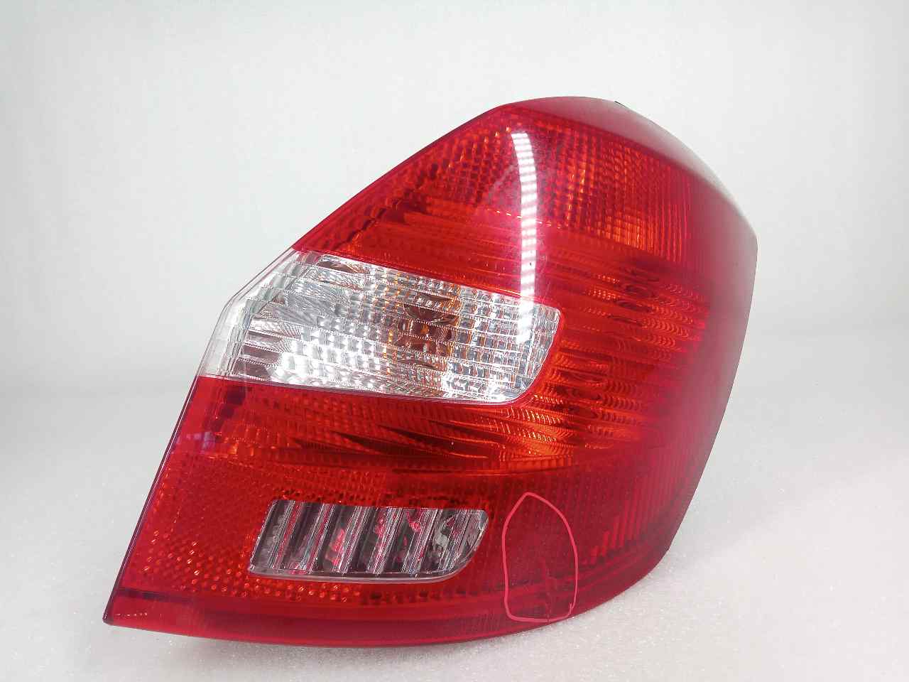 SKODA Yeti 1 generation (2009-2018) Rear Right Taillight Lamp 5J6945096 20076644