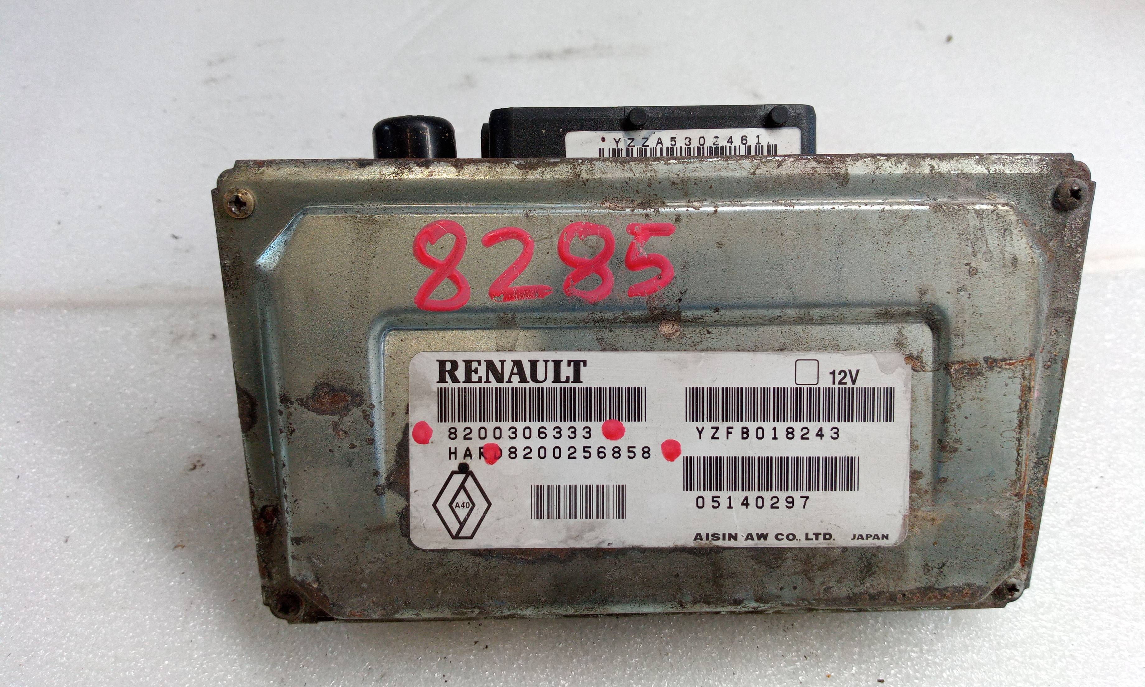 Centralita motor uce 8200306333 de Renault Vel satis (bj0_) 2002-0 - pieza usada