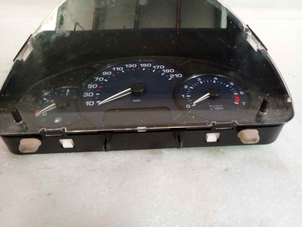 Cuadro de instrumentos 9658241480 de Peugeot 1007 (km_) 2005-0 - pieza usada