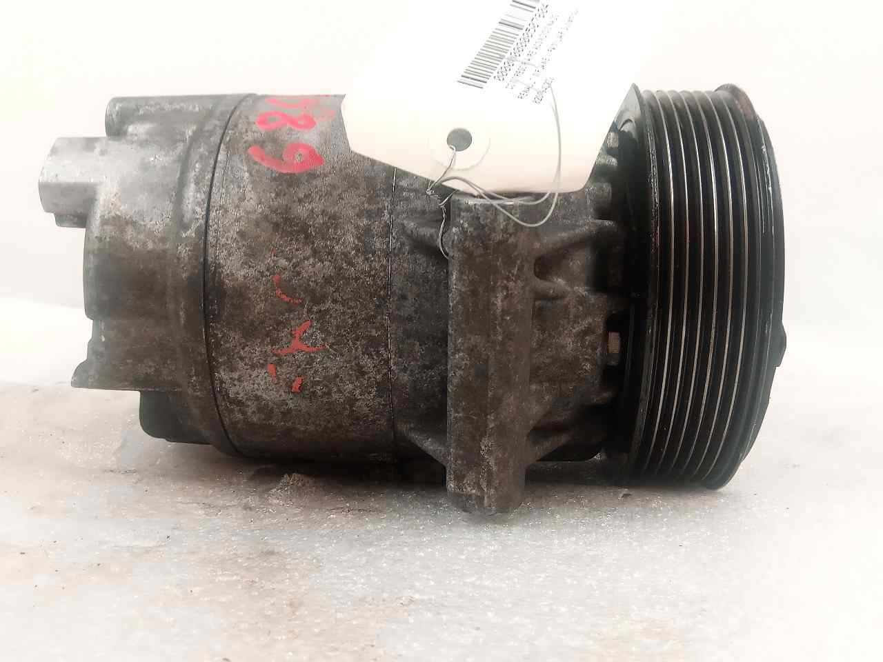 RENAULT Megane 3 generation (2008-2020) Air Condition Pump 8200940233 23802329