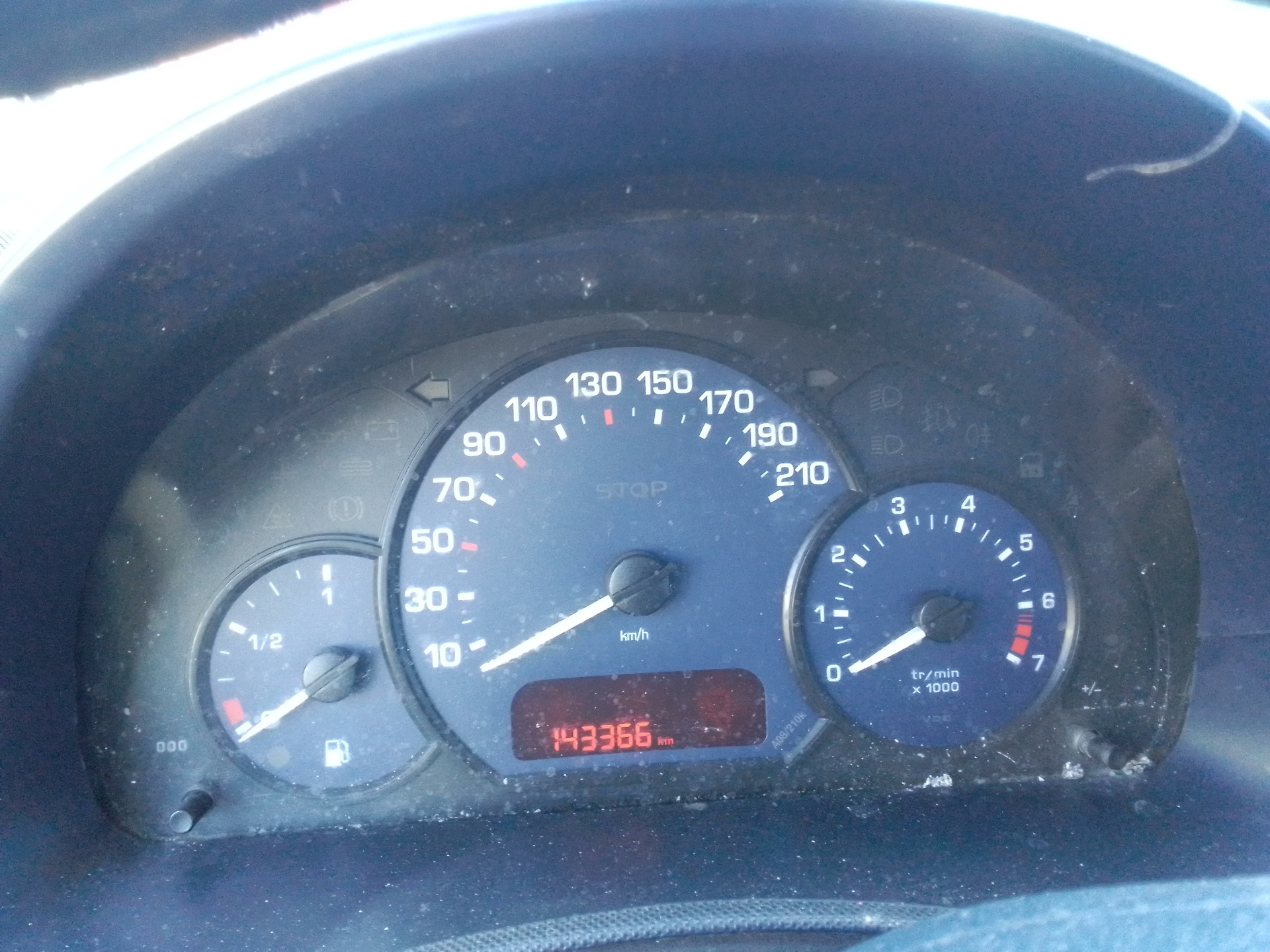 Cuadro de instrumentos 9658241480 de Peugeot 1007 (km_) 2005-0 - pieza usada