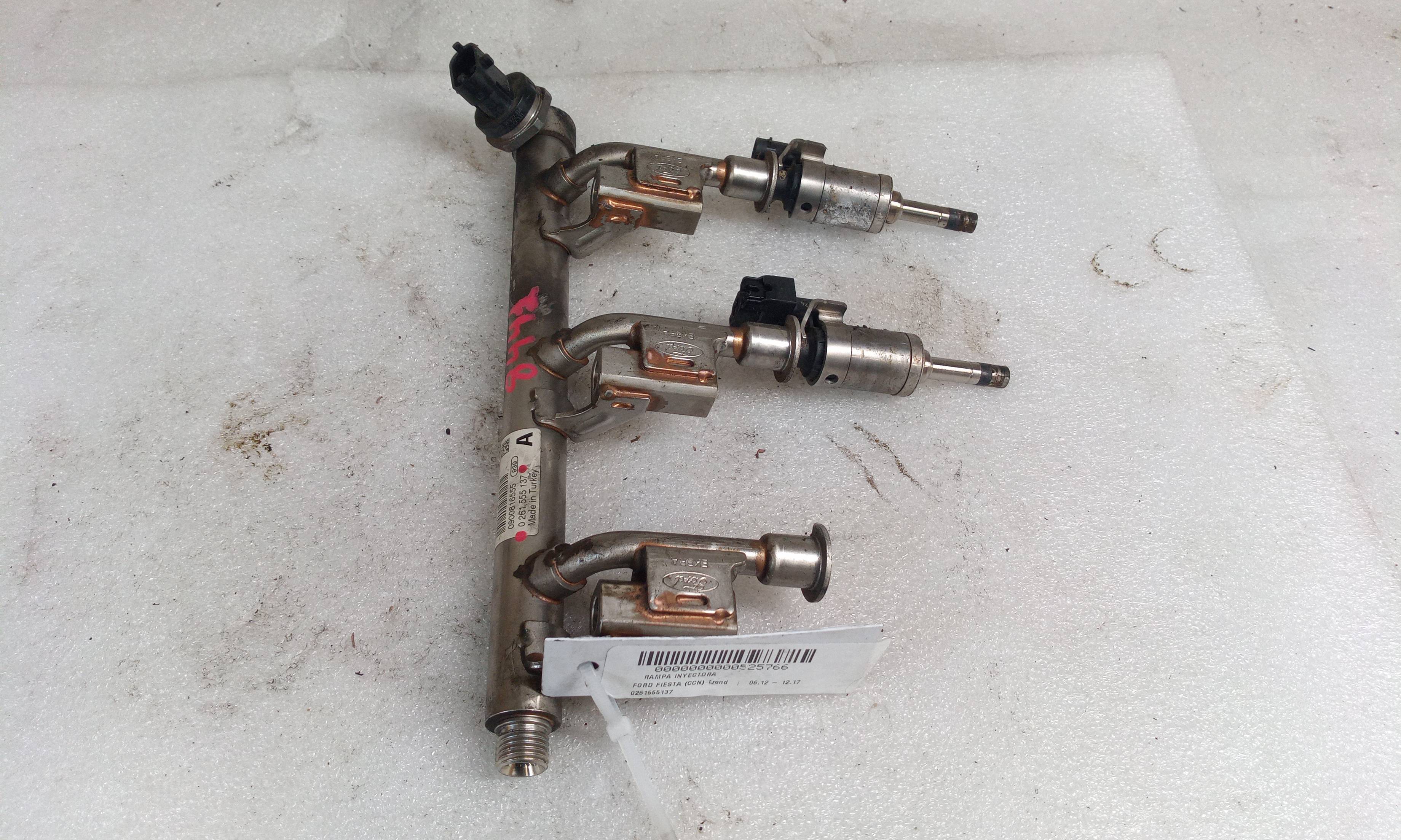 Rampa inyectora 0261555137 de Ford Fiesta vi (cb1, ccn) 2008-2017 - pieza usada