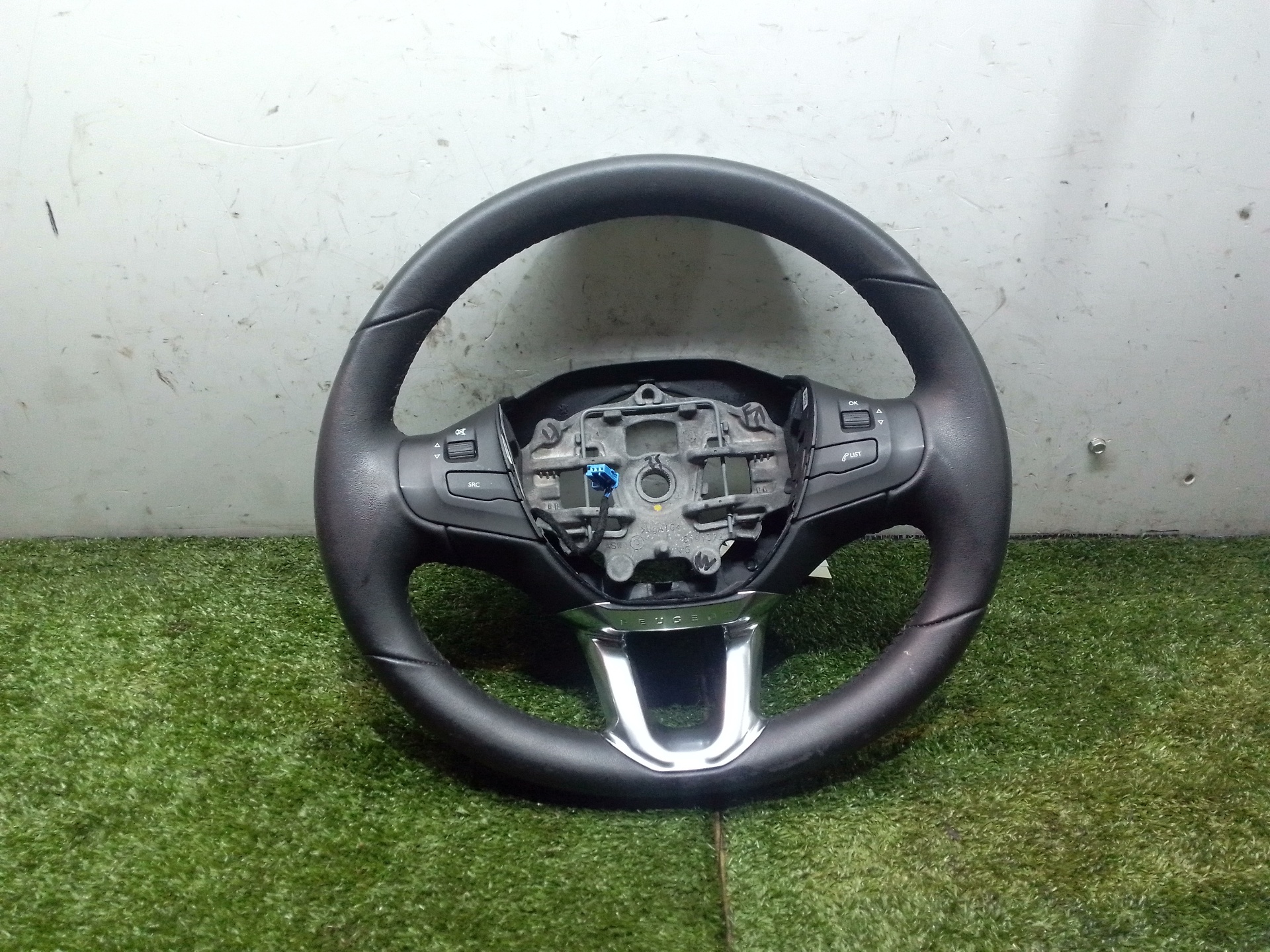 PEUGEOT 208 Peugeot 208 (2012-2015) Steering Wheel 619624300B 24826651