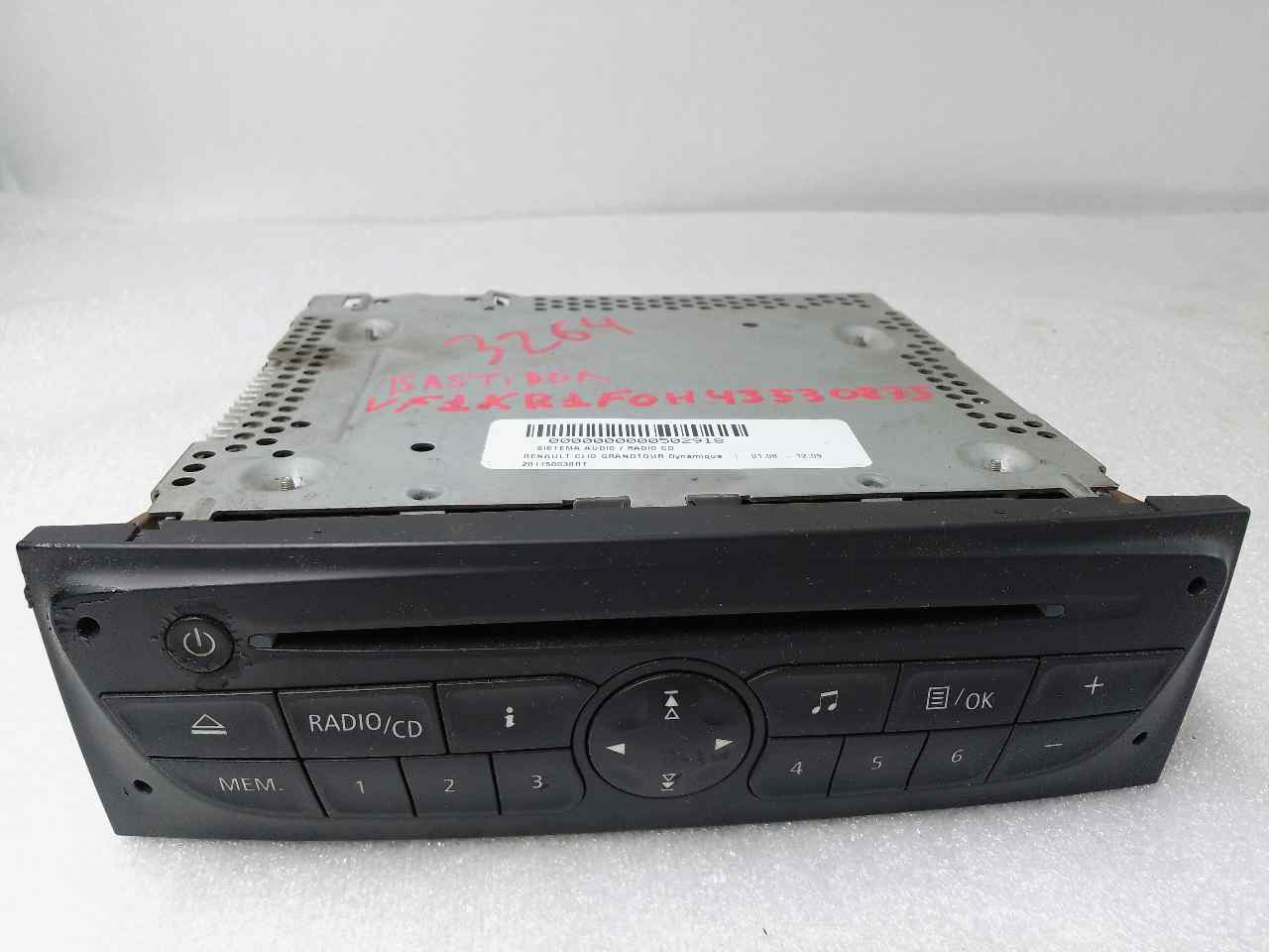 RENAULT Clio 2 generation (1998-2013) Music Player Without GPS 281150038RT 24827401