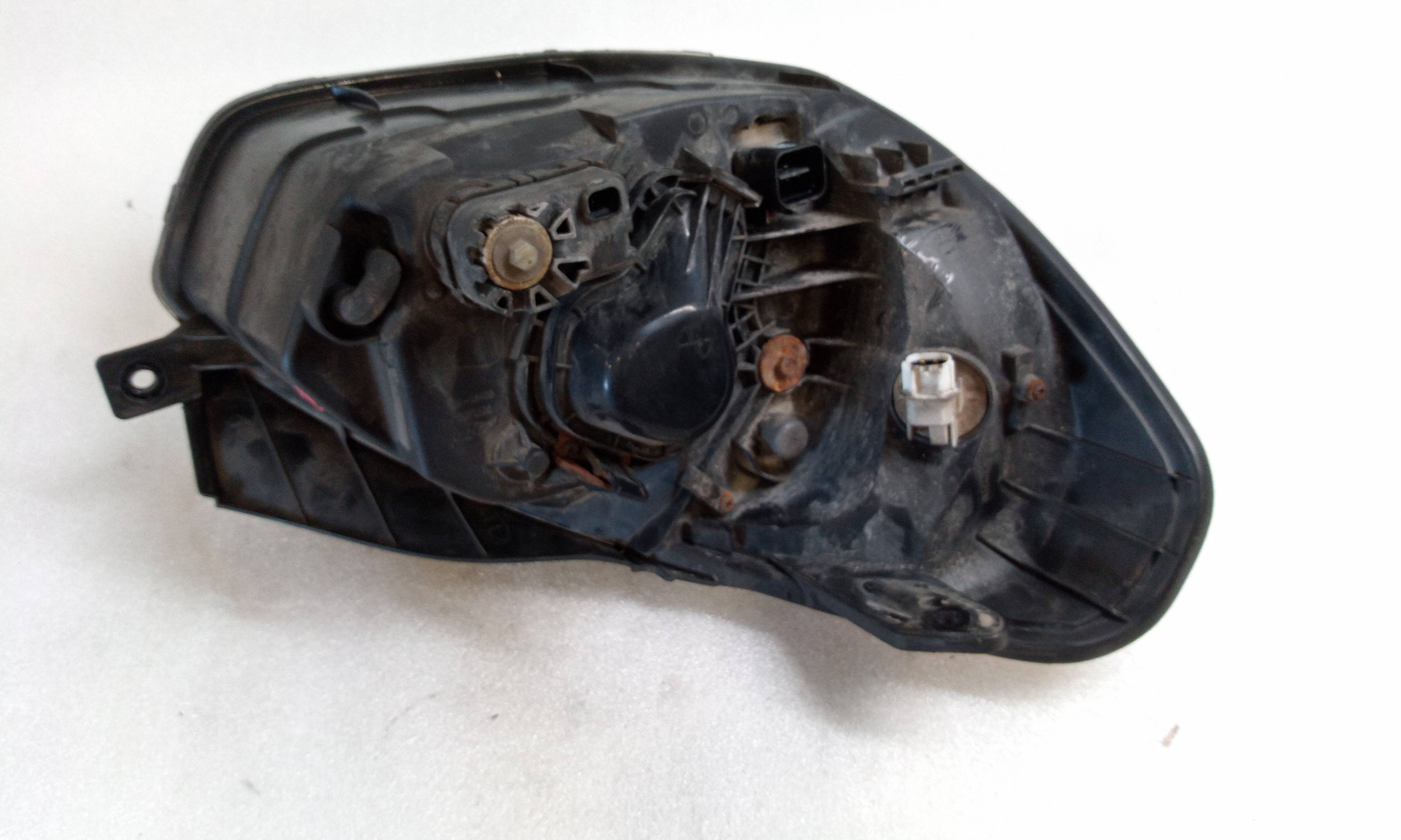 Faro izquierdo D4FA 010200999000 de Hyundai Accent iii sedán (mc) 2005-2010 - pieza usada