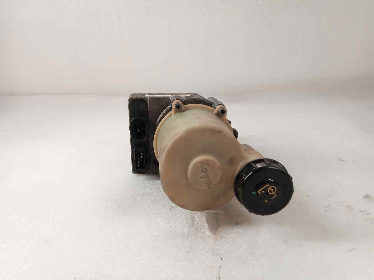 RENAULT Scenic 2 generation (2003-2010) Pompe de direction assistée 8200520790 25240191