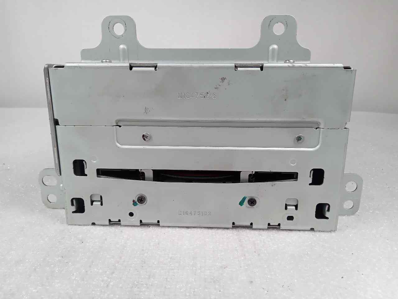Radio cd/ sistema audio 2E 13336630 de Volkswagen Golf iii cabriolet (1e7) 1994-1998 116 CV - pieza usada