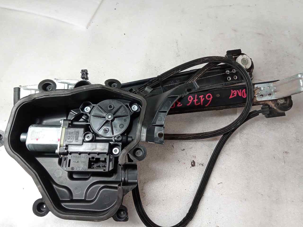 SEAT Ibiza 4 generation (2008-2017) Front Right Door Window Control Motor 6R0959802ED 24855983