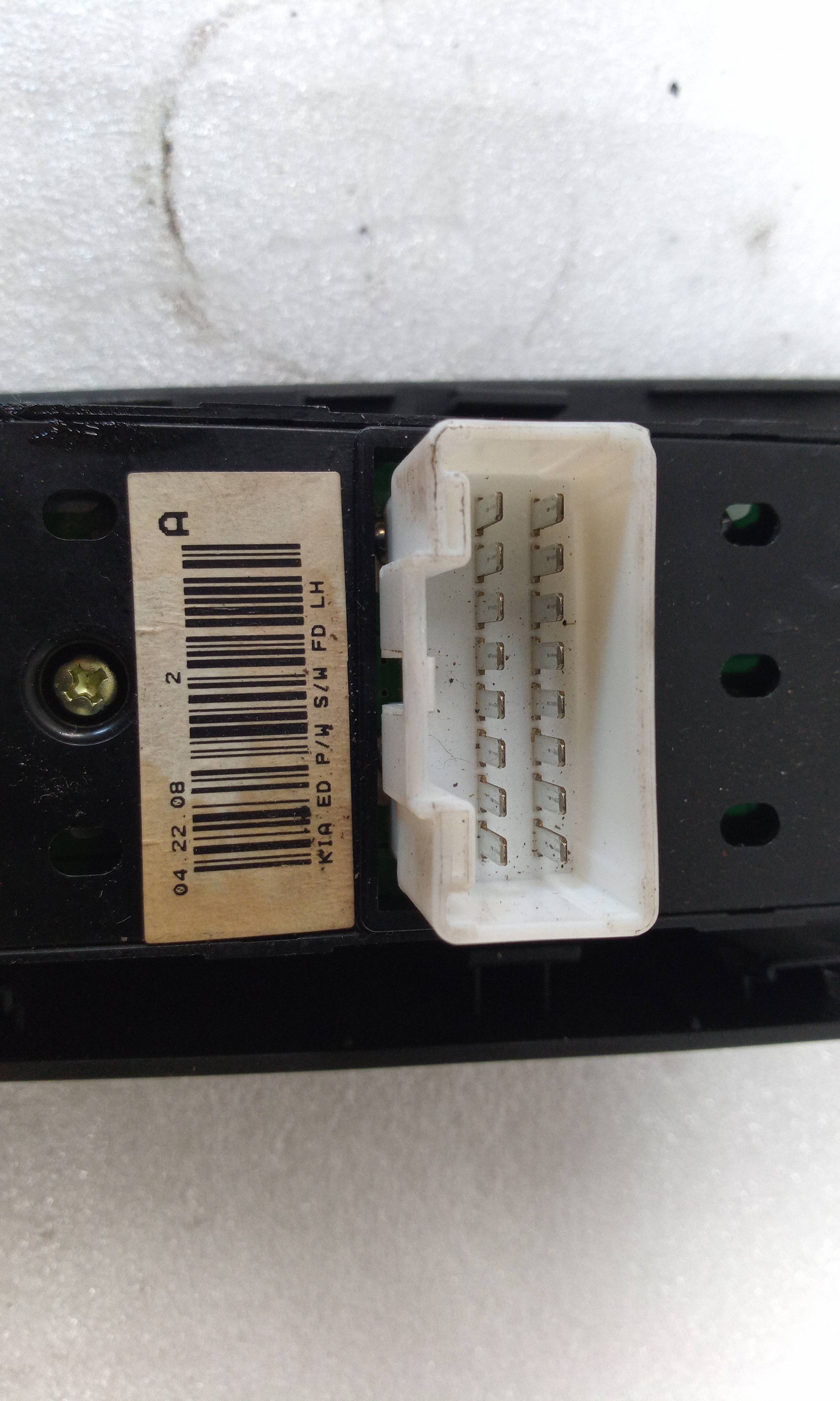 Front window control panel lh 823511H020 de Kia Ceed (ed) 2006-2012 - pieza usada