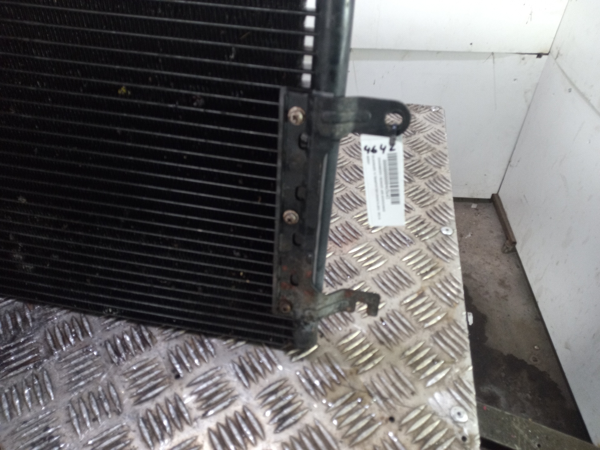 Condensador / radiador aire acondicionado 4825941 de Volkswagen California t4 camper (7dj, 7dk, 70j) 0-0 75 CV - pieza usada