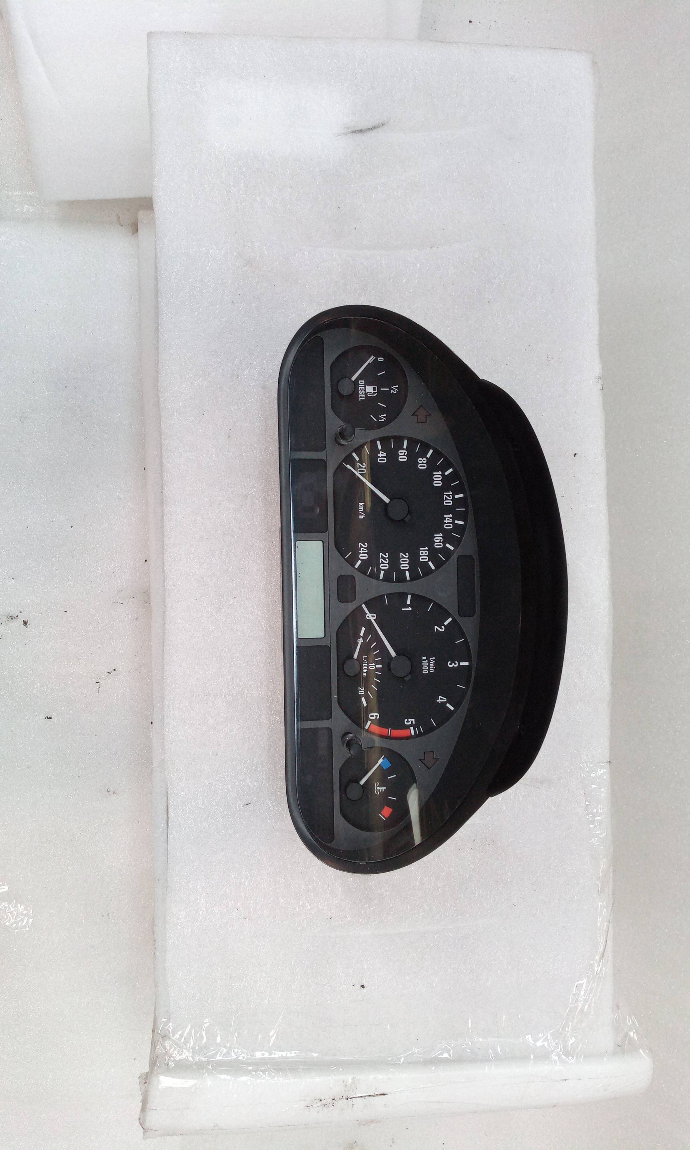 Cuadro de instrumentos WJY 0263639116 de Peugeot 206 hatchback (2a/c) 1999-2009 69 CV con 57262 km