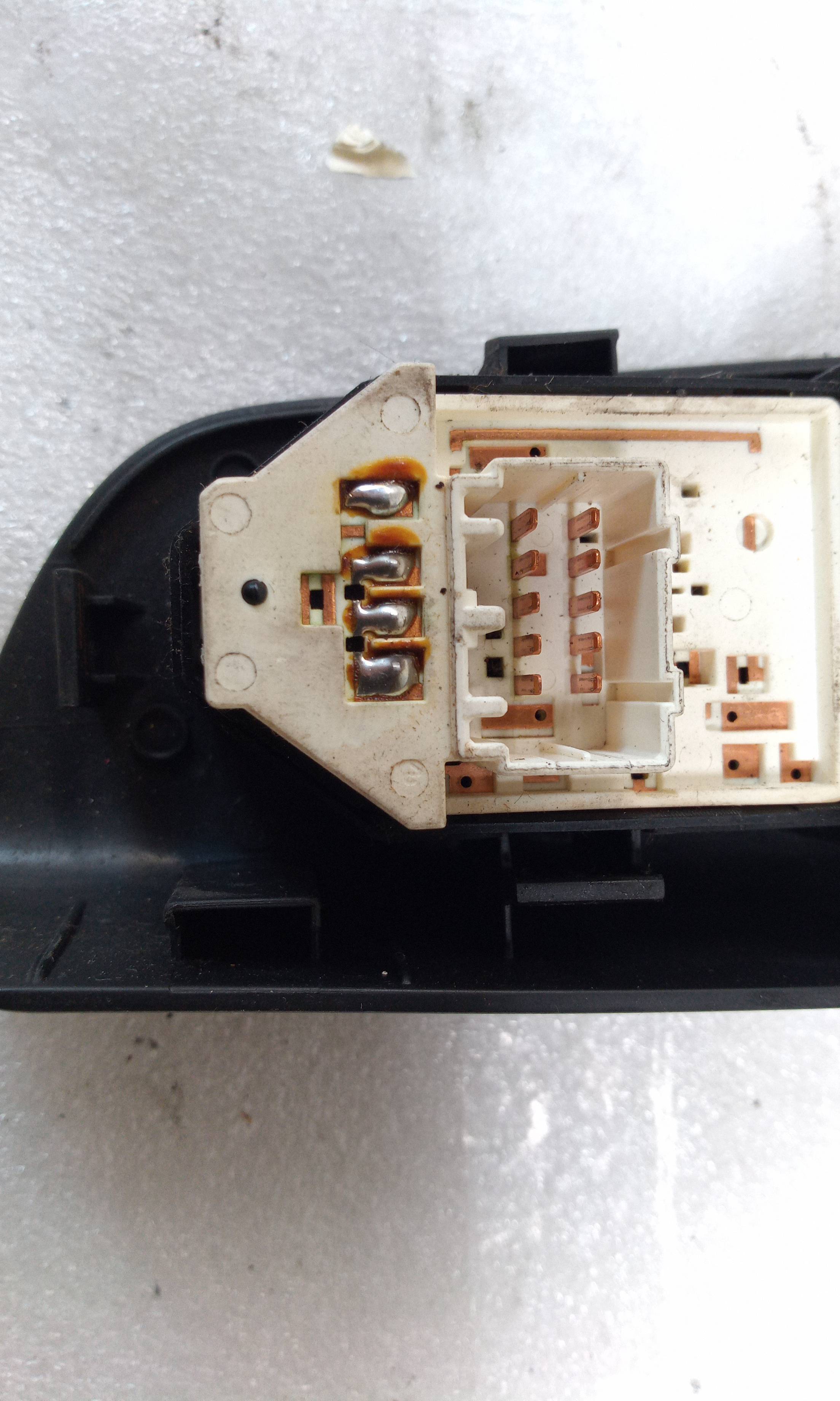 Front window control panel lh 823511H020 de Kia Ceed (ed) 2006-2012 - pieza usada