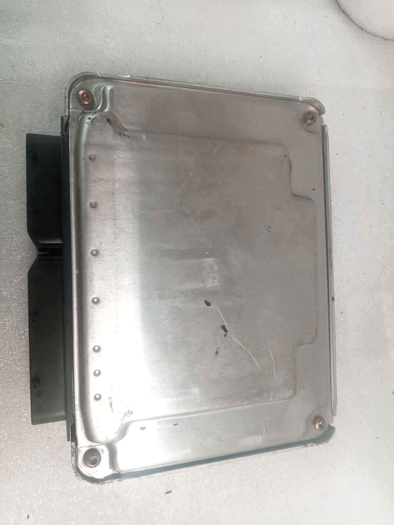 Switchboard engine uce ASZ 0281010981 de Audi A3 (8l1) 1997-2001 - pieza usada