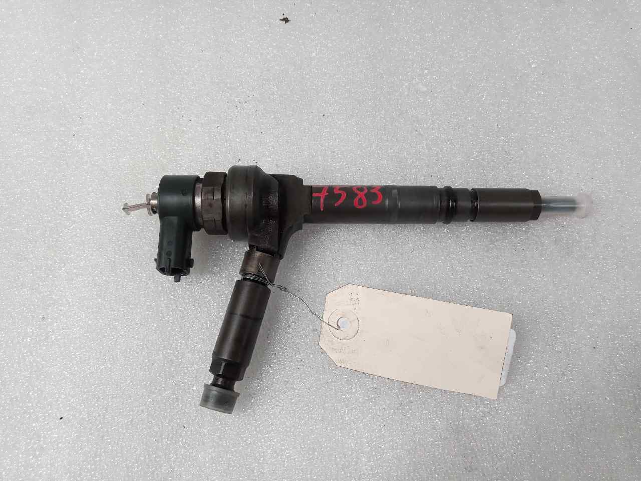 OPEL Astra J (2009-2020) Injecteur de carburant 0445110175 25240427