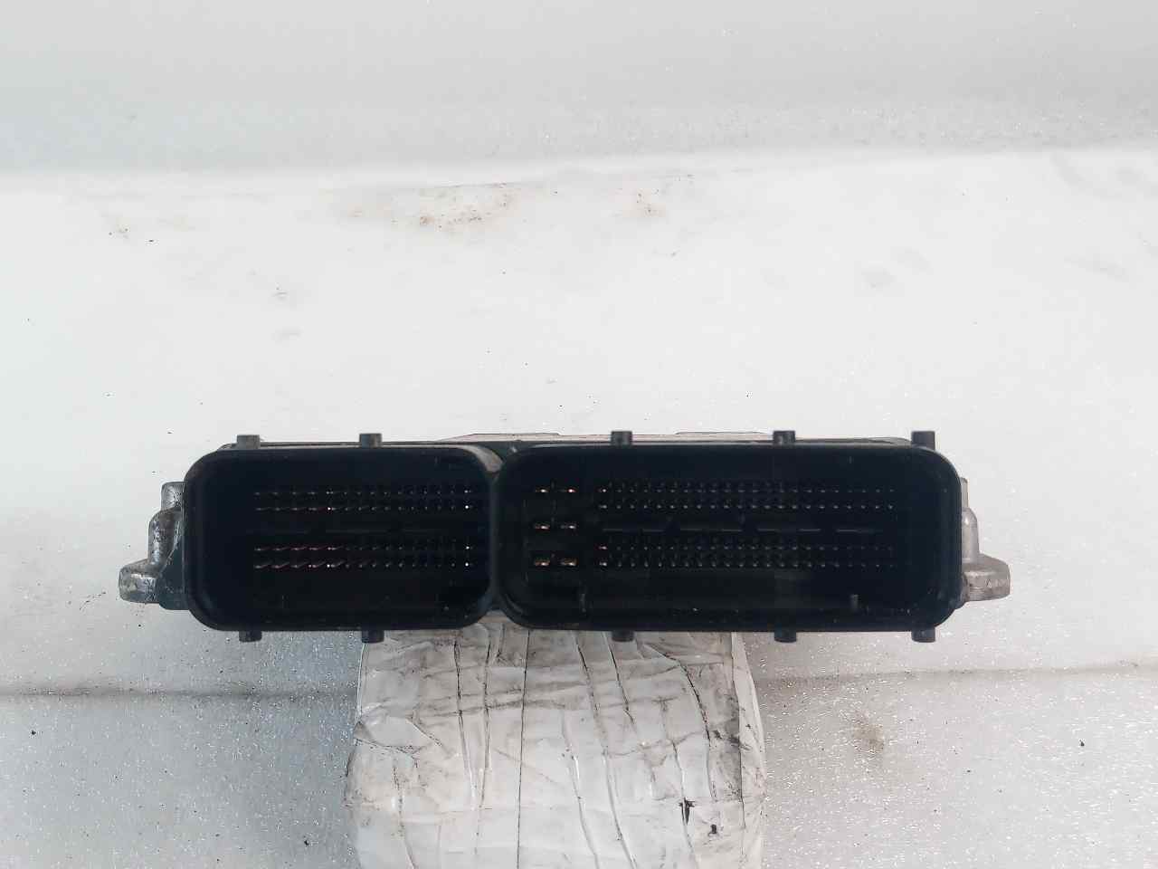 Centralita motor uce 0281012533 de Opel Vectra c (z02) 2002-2004 120 CV - pieza usada
