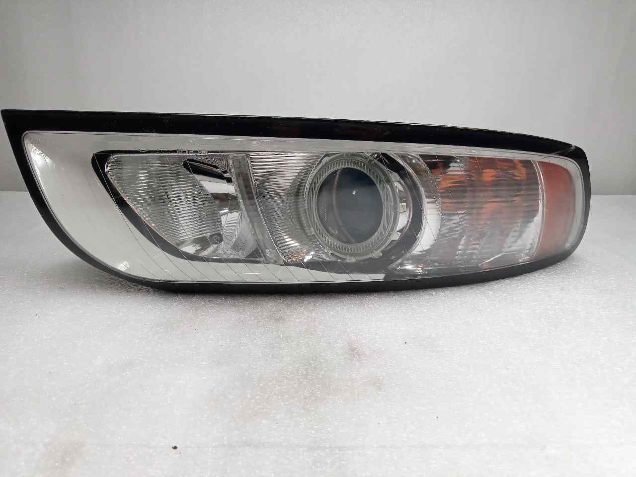 VOLVO V50 1 generation (2003-2012) Front Høyre Frontlykt 31265695 25320554