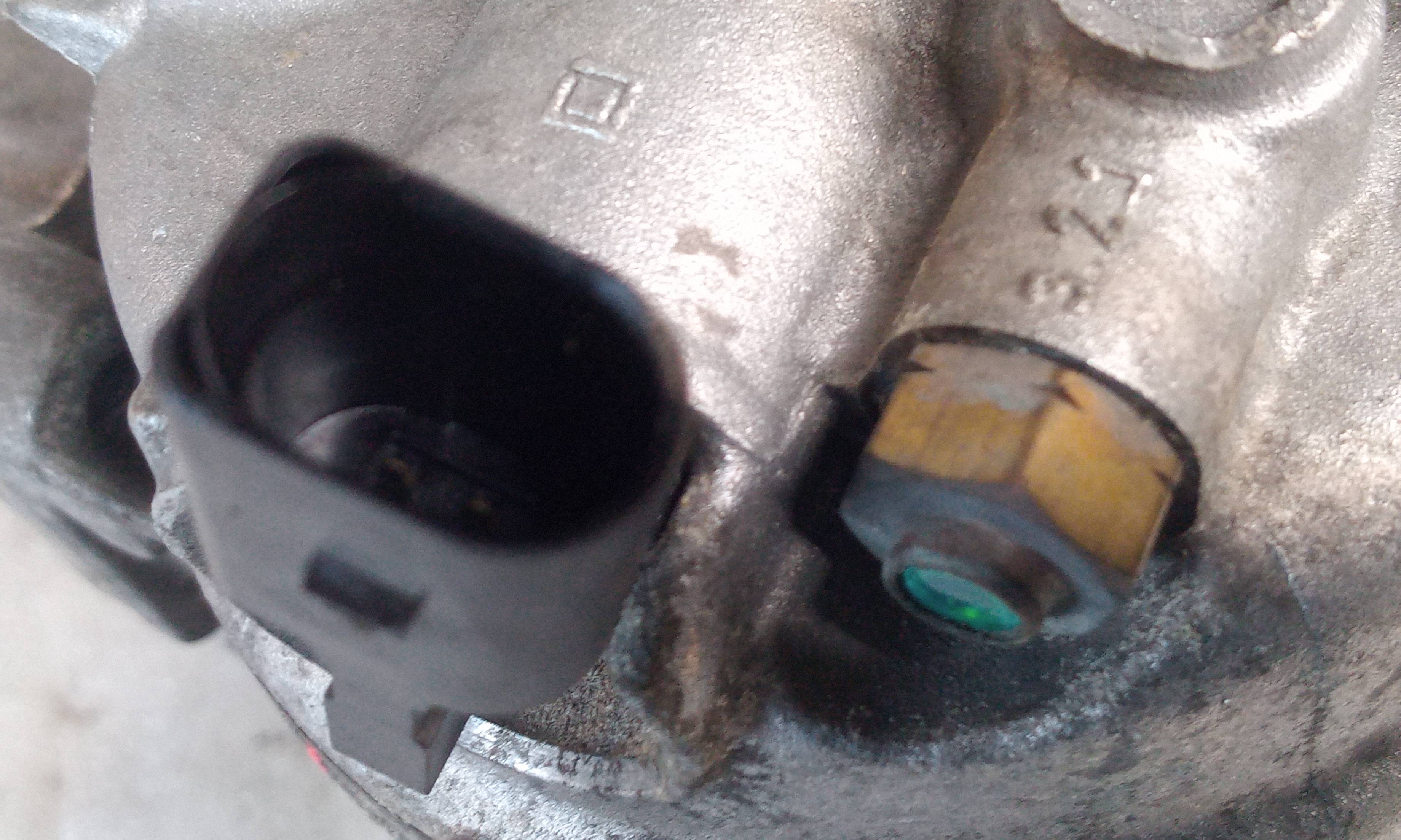 Compressor de ar condicionado CAYB 5N0820803E de Seat Ibiza berlina (6j5) 0-0 con 379000 km - pieza usada