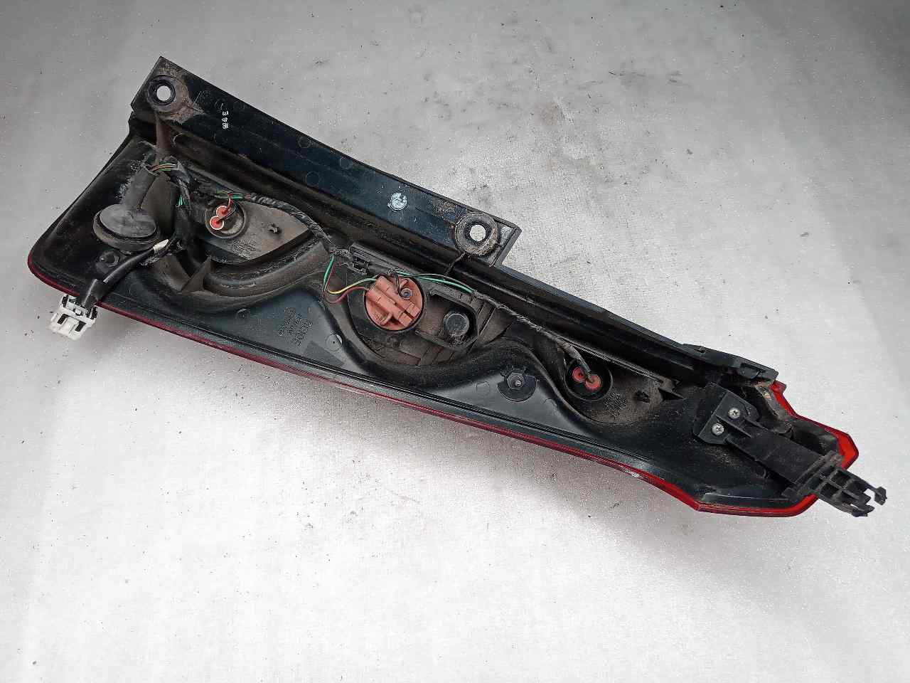 Piloto trasero izquierdo 22016752 de Nissan Note (e11, ne11) 2006-2012 90 CV - pieza usada