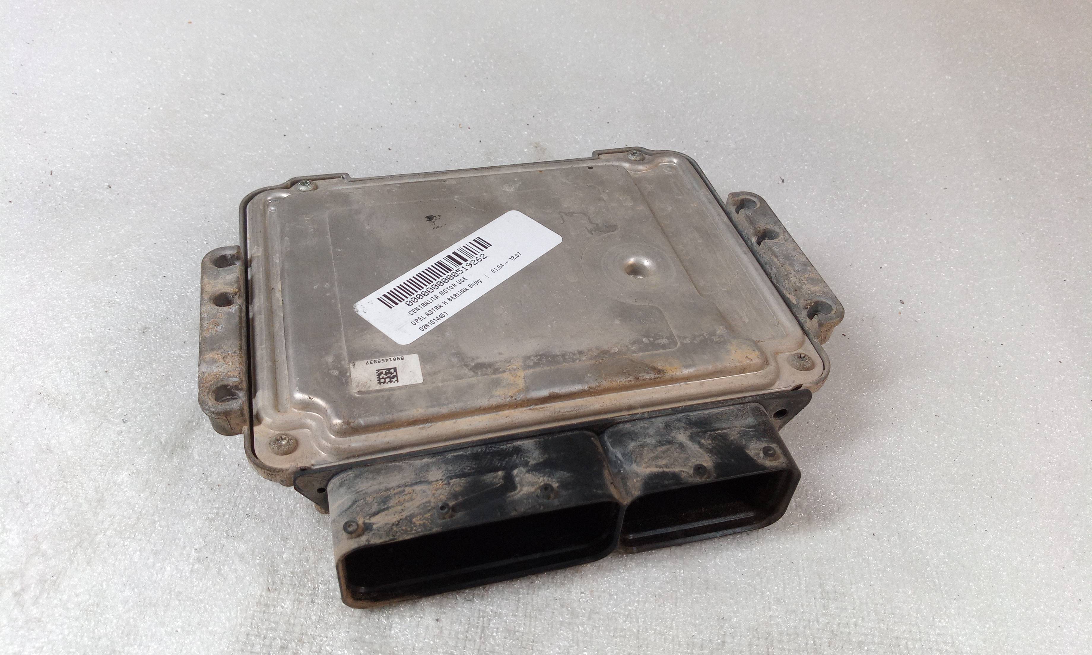 OPEL Astra J (2009-2020) Engine Control Unit ECU 0281014451 25719008