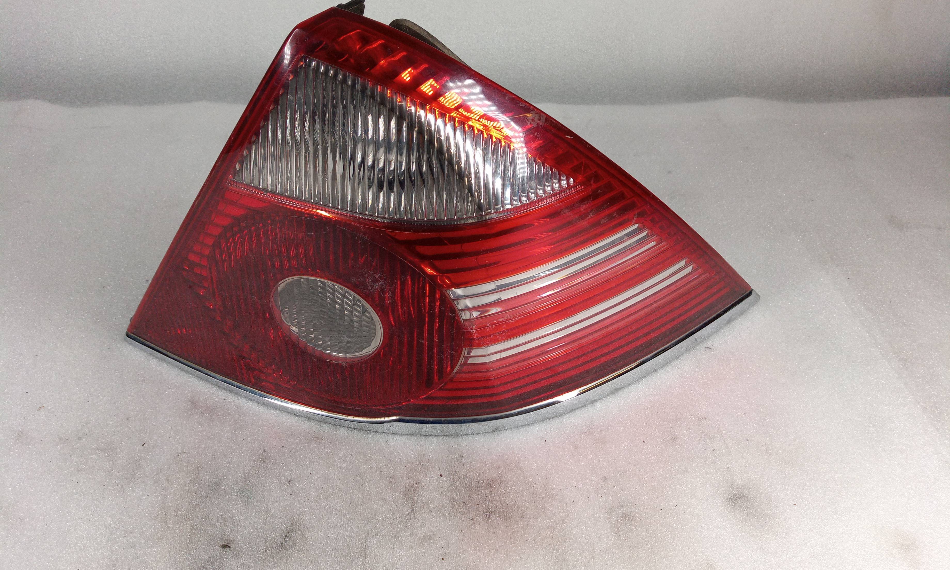 FORD Mondeo 3 generation (2000-2007) Rear Right Taillight Lamp 1S7113404A 24854247