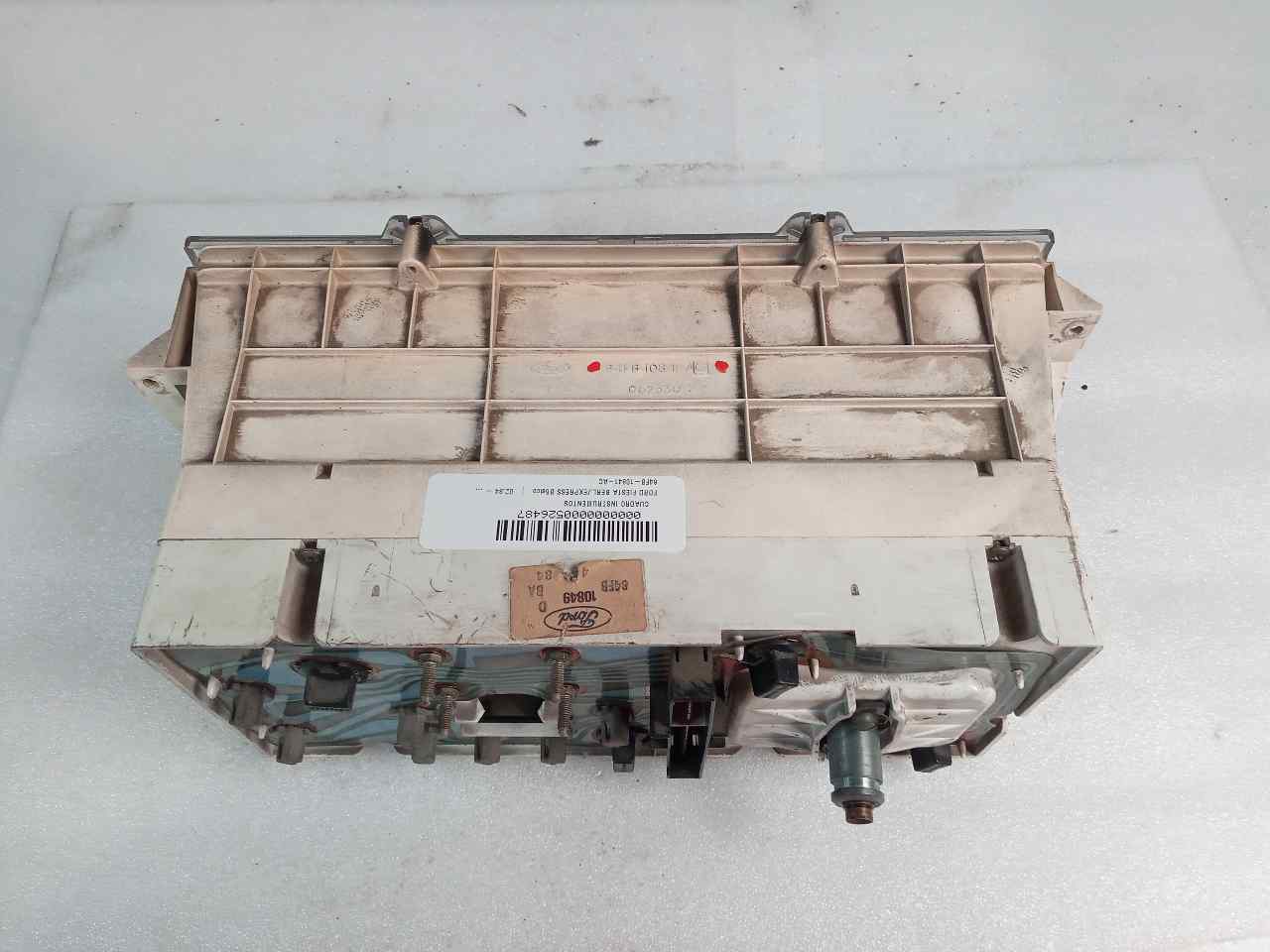 Cuadro de instrumentos 84FB10841AC de Ford Fiesta berl./express 1984-0 - pieza usada