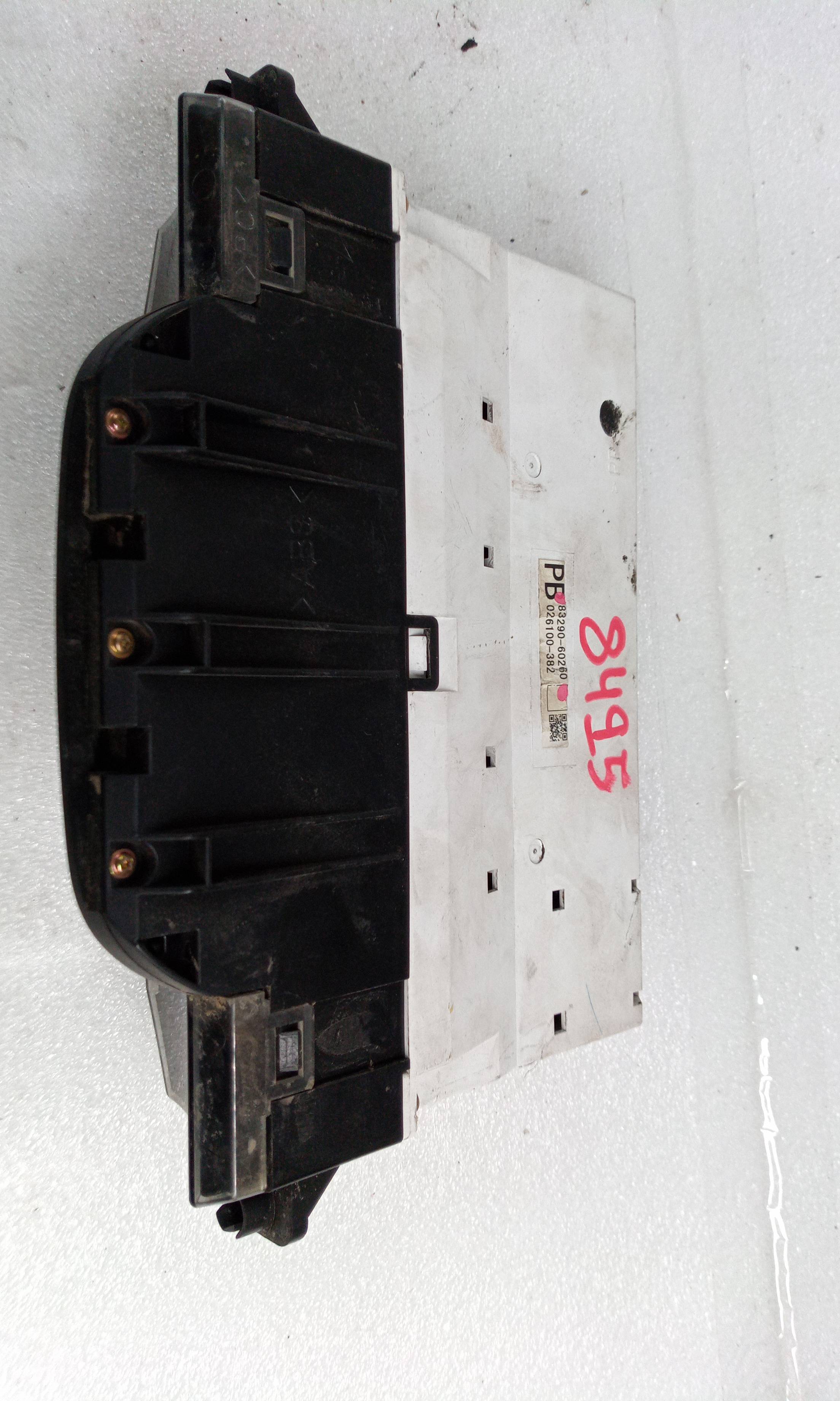 Pantalla multifunción 8329060260 de Toyota Land cruiser (j12) 2002-2004 - pieza usada