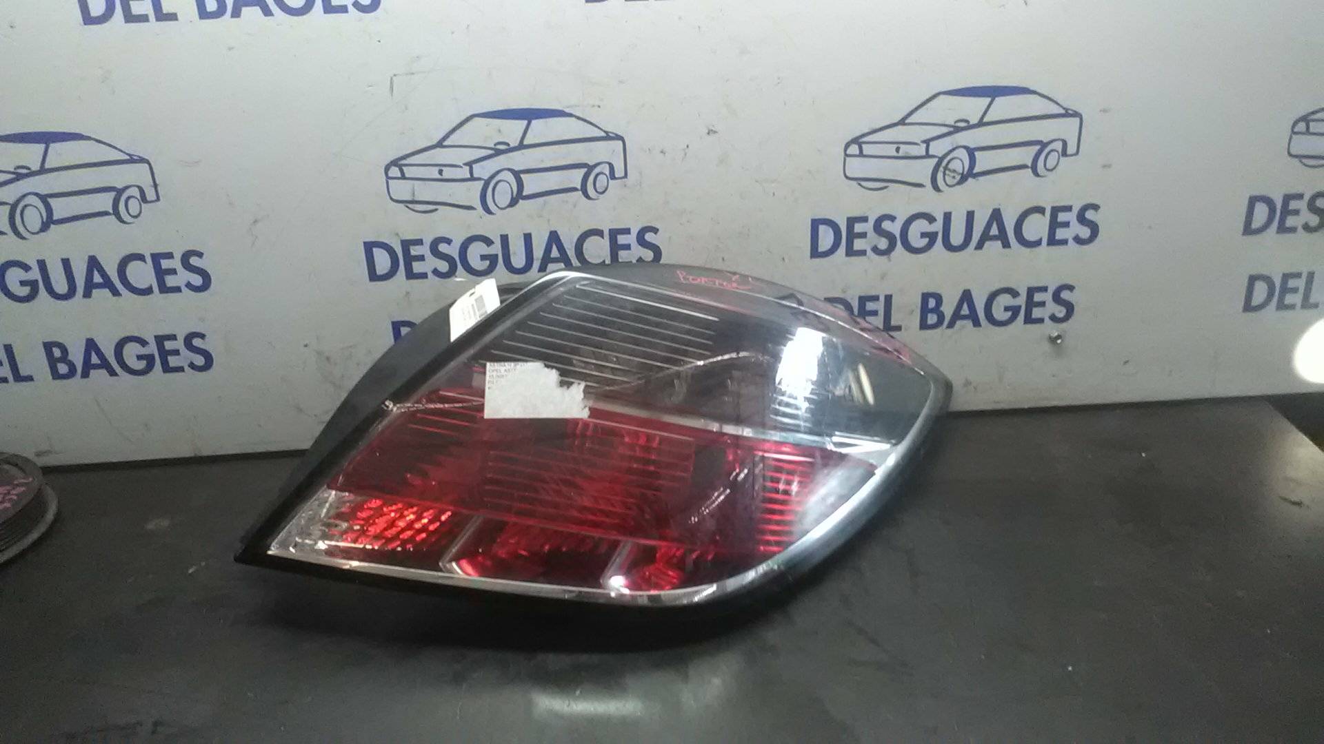 OPEL Astra H (2004-2014) Rear Right Taillight Lamp 24451834 24830316