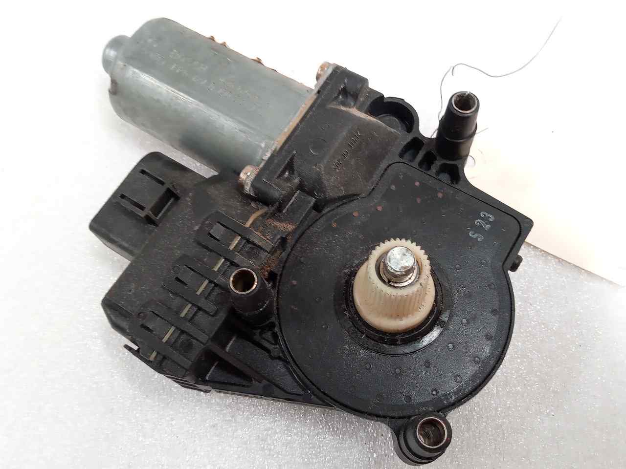 AUDI A6 C5/4B (1997-2004) Front Right Door Window Control Motor 4B0959802E 24827231