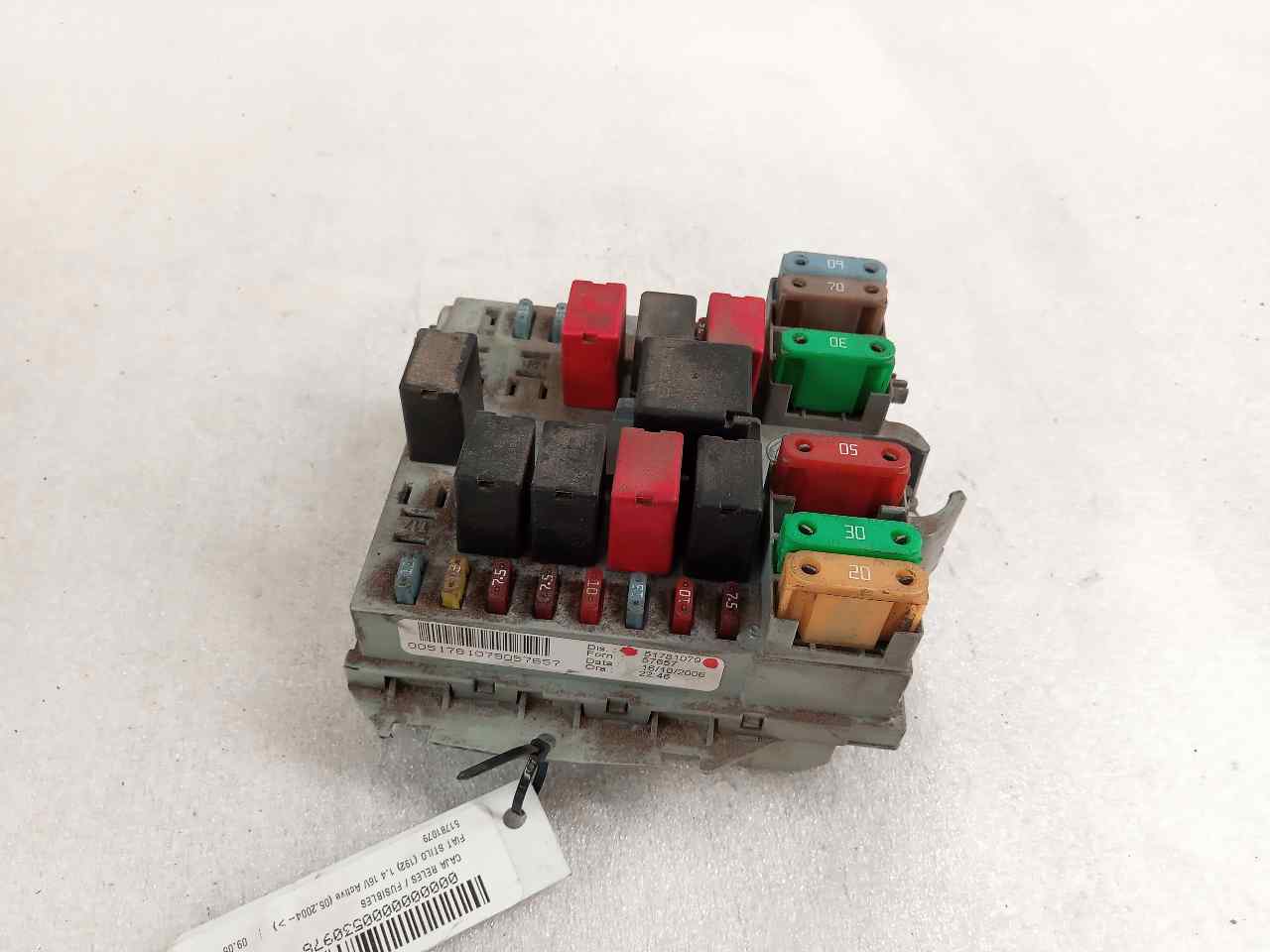 Scatola porta fusibili 51781079 de Fiat Stilo (192) 2001-2003 con 297000 km - pieza usada