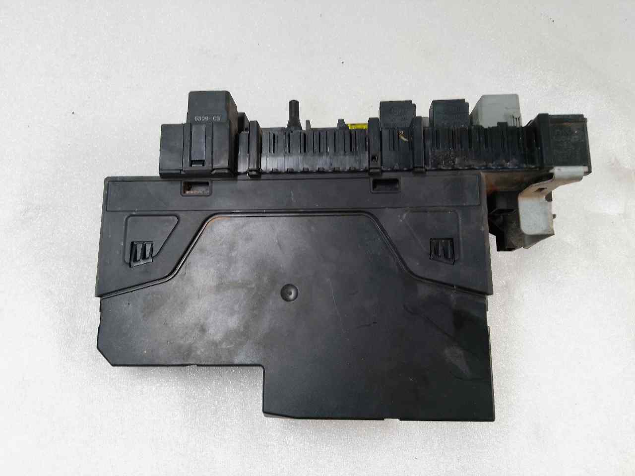 MERCEDES-BENZ C-Class W204/S204/C204 (2004-2015) Fuse Box 5DK01102242 23801124