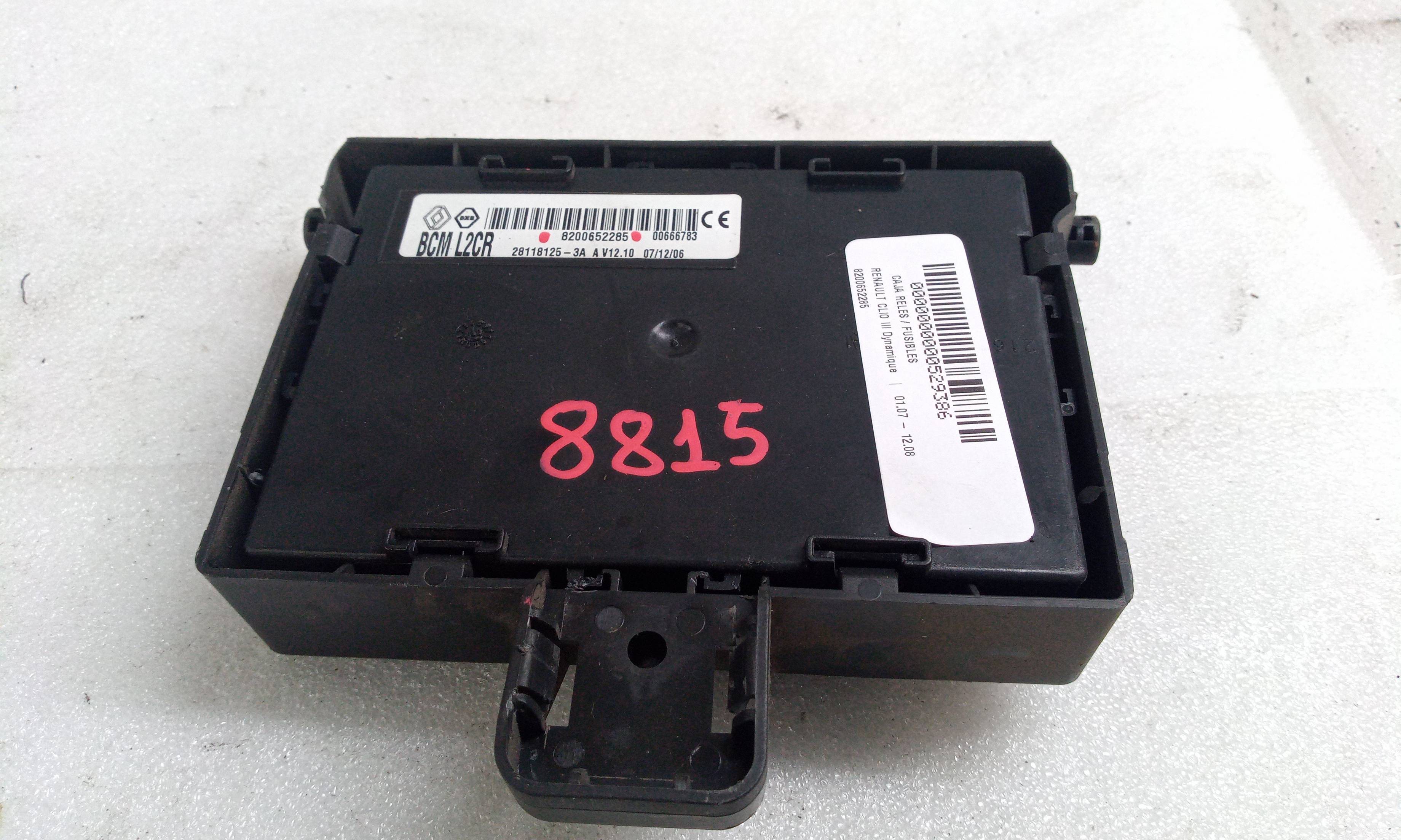 Scatola relè / fusibili K7M766 8200652285 de Renault Clio iii (br0/1, cr0/1) 2007-2012 86 CV - pieza usada